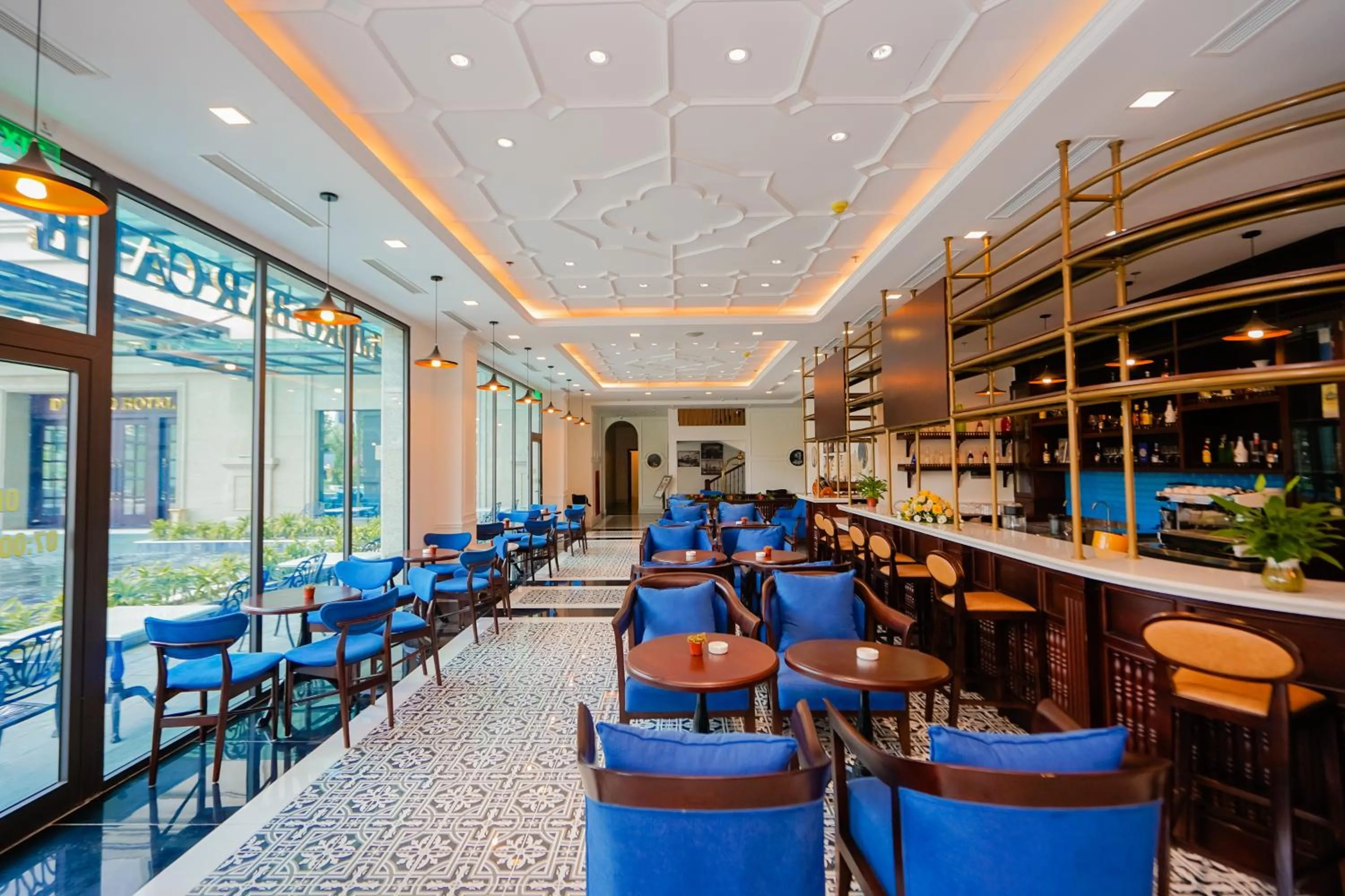 Restaurant/places to eat in D'Lioro Hotel & Resort