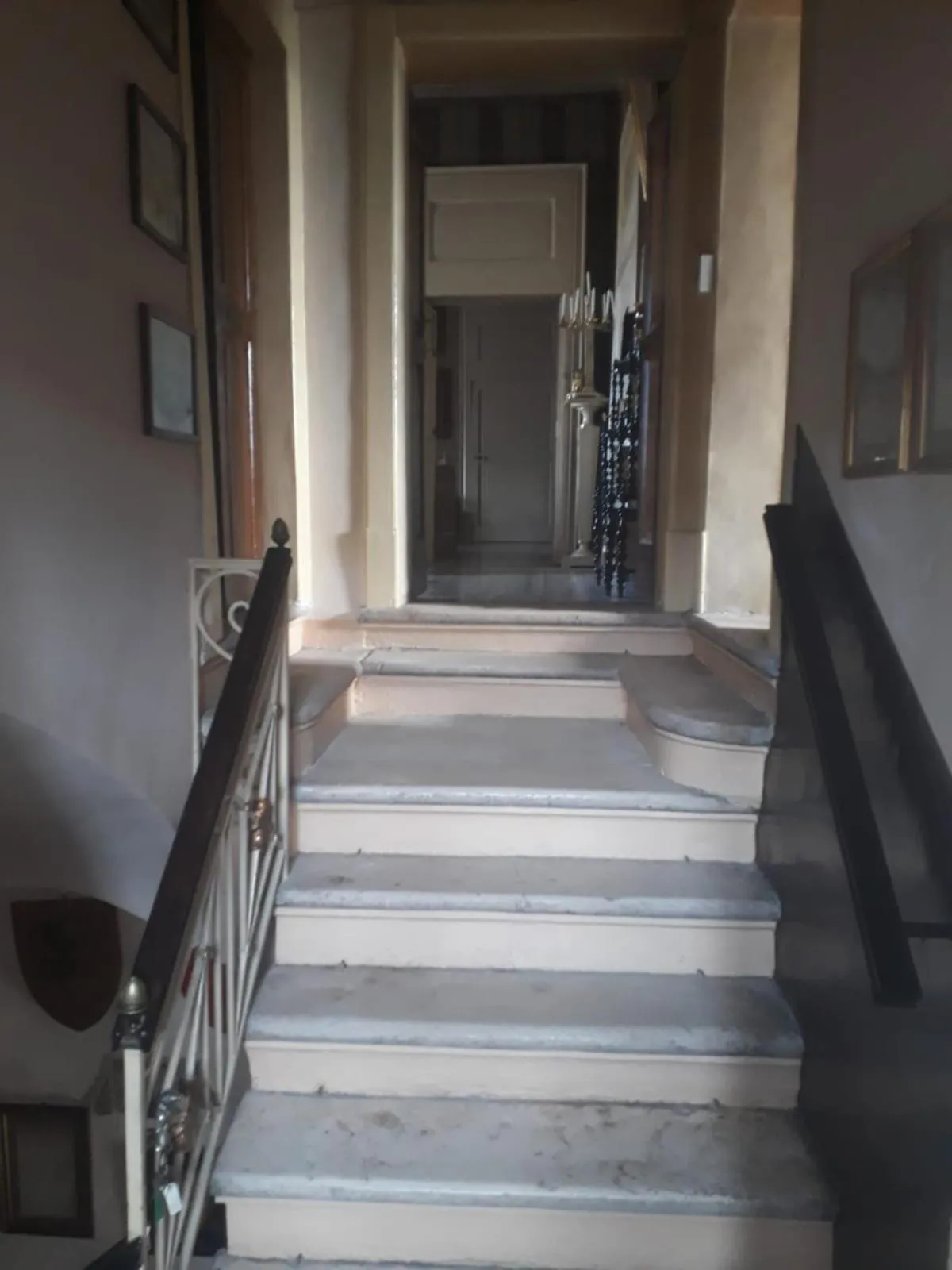 Facade/entrance in Casato Lioy