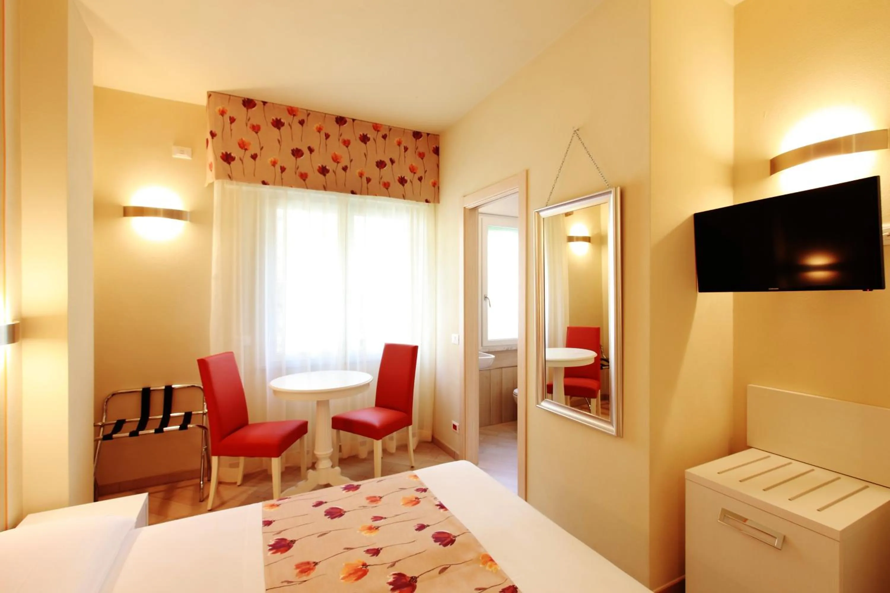 Photo of the whole room, Bed in Hotel Souvenir