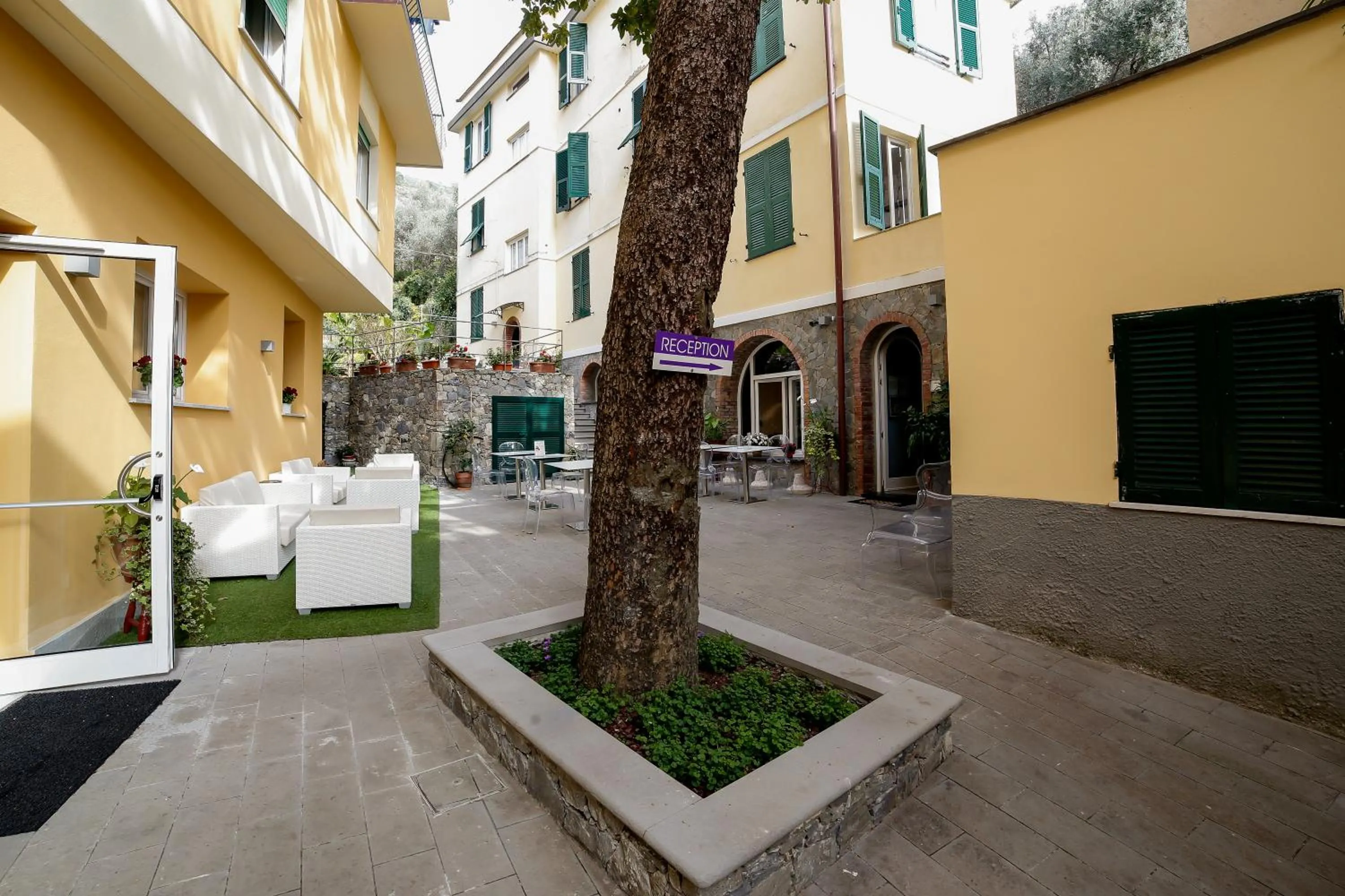 Facade/entrance in Hotel Souvenir