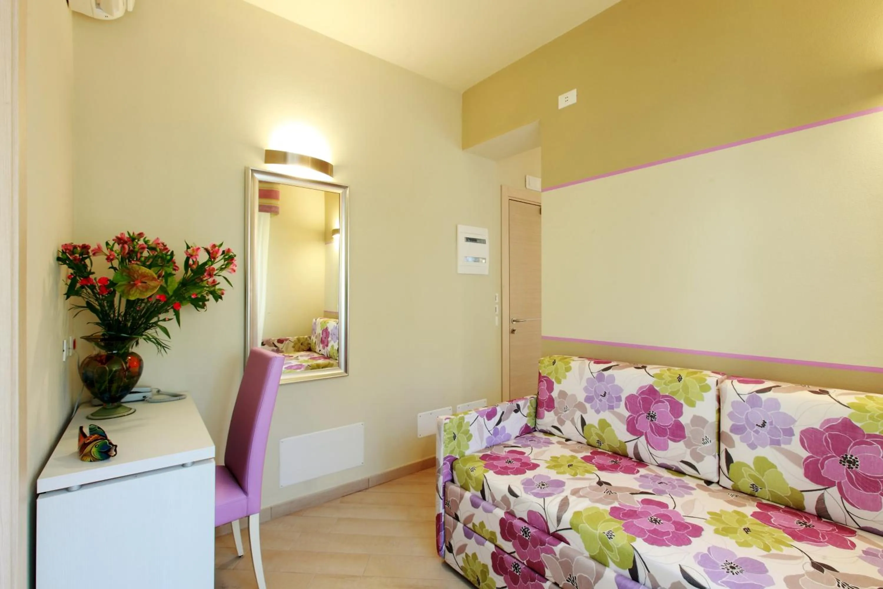 Photo of the whole room, Bed in Hotel Souvenir