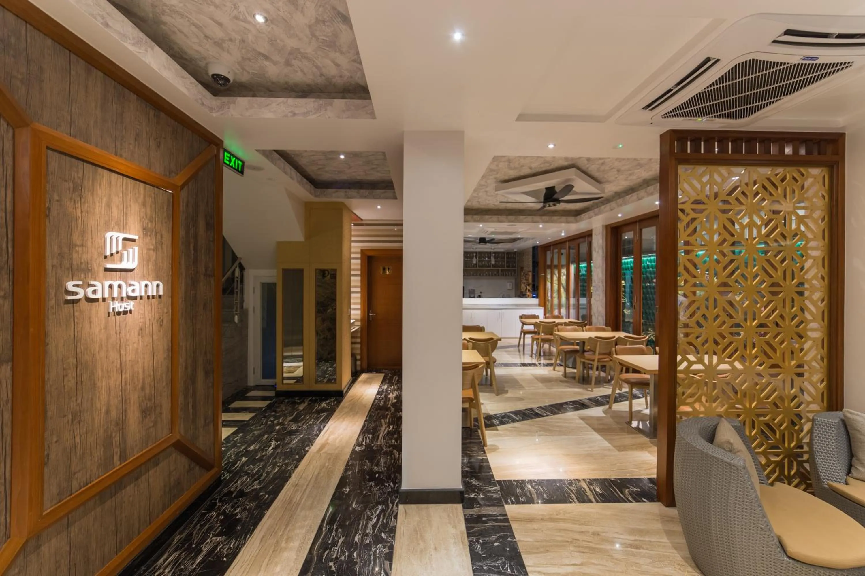 Restaurant/places to eat in Samann Host