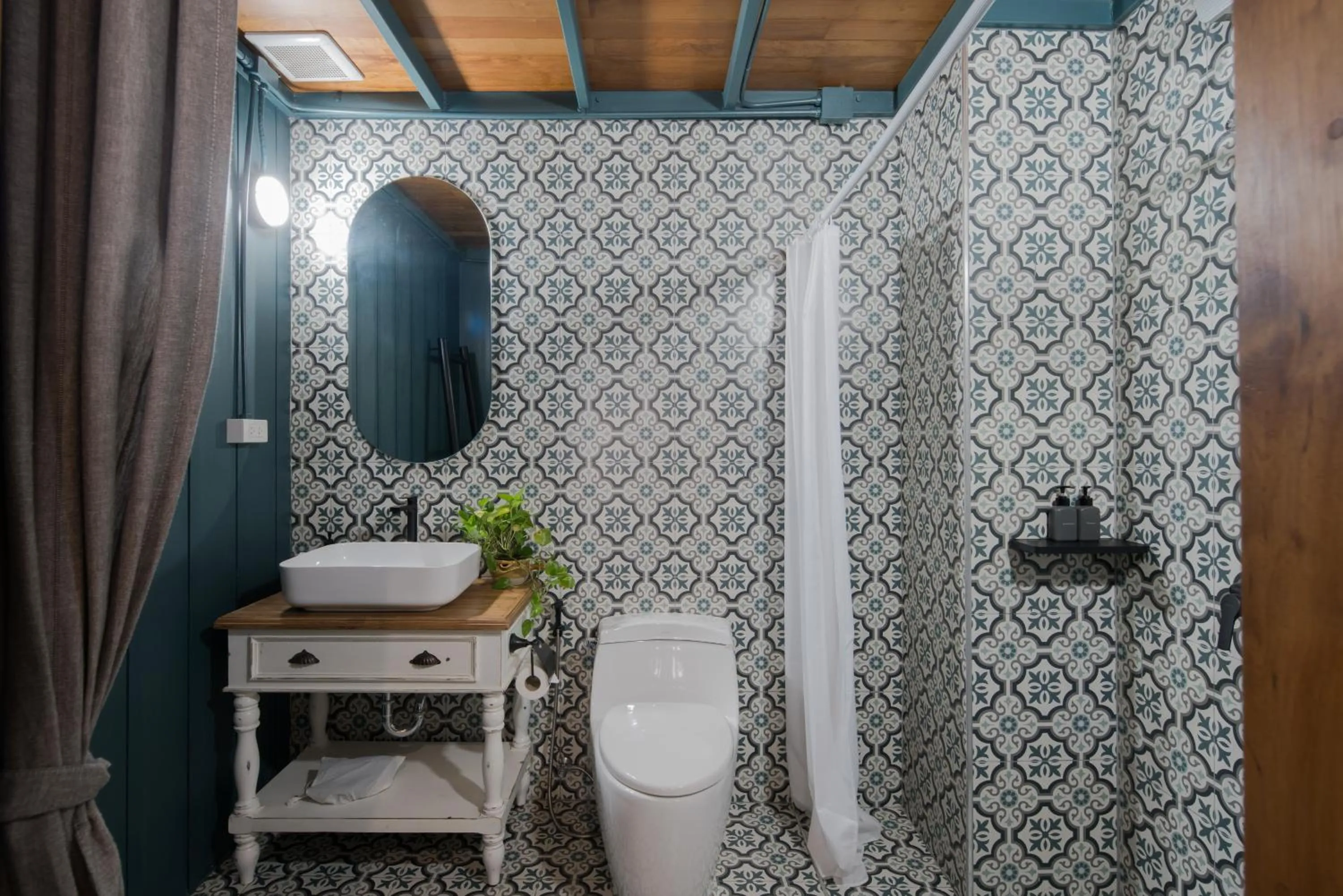 Shower in Blu Monkey Boutique Phuket Town