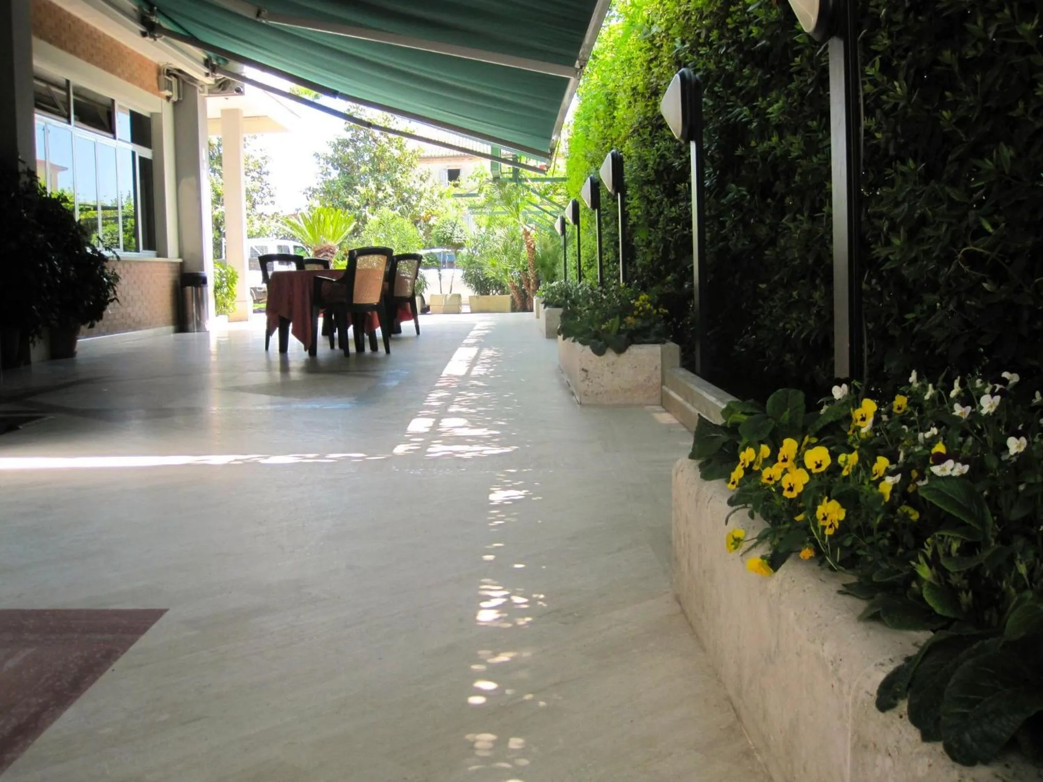 Patio in Hotel Ristorante Anita