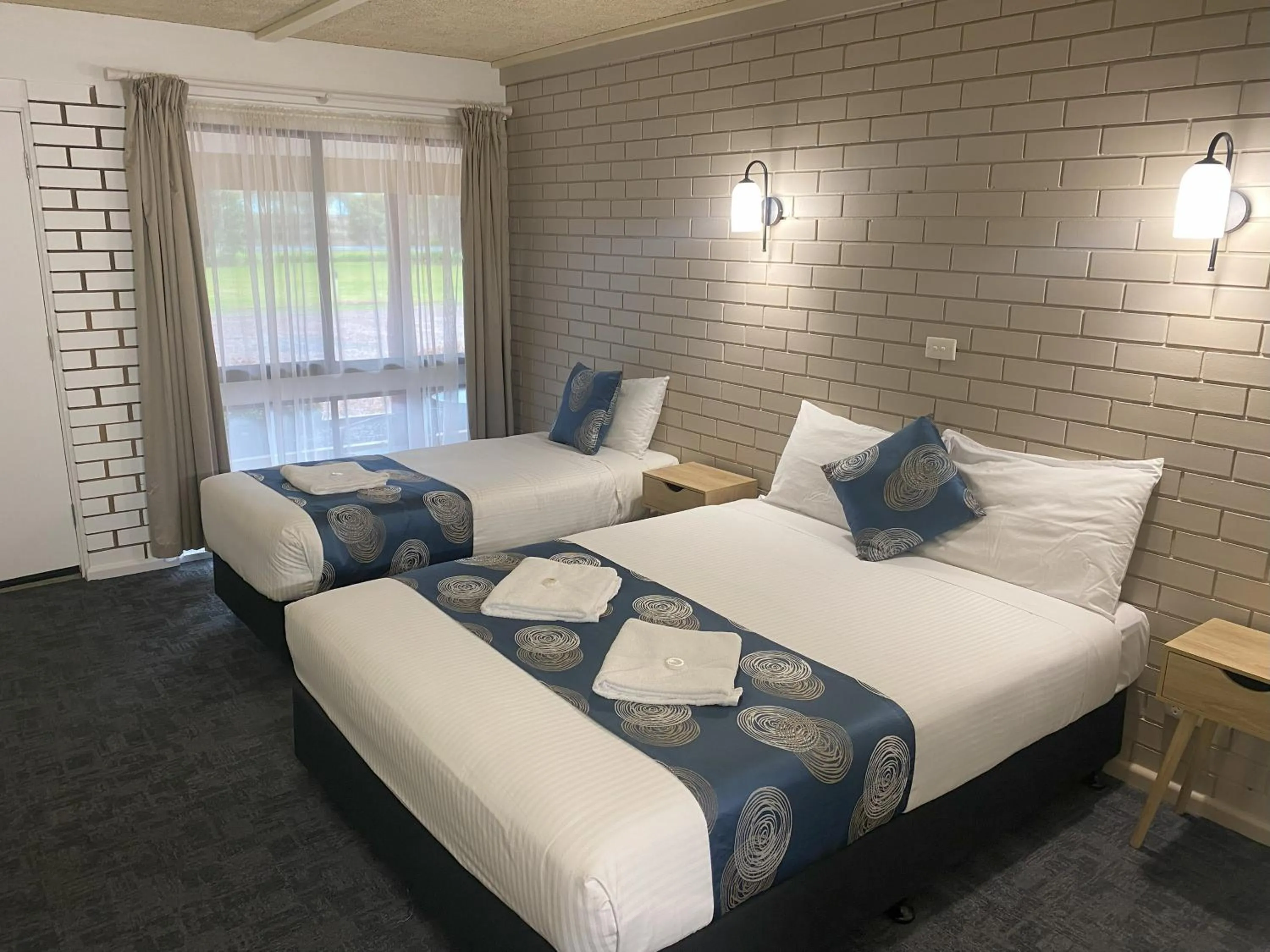 Bed in Tatura Country Motel