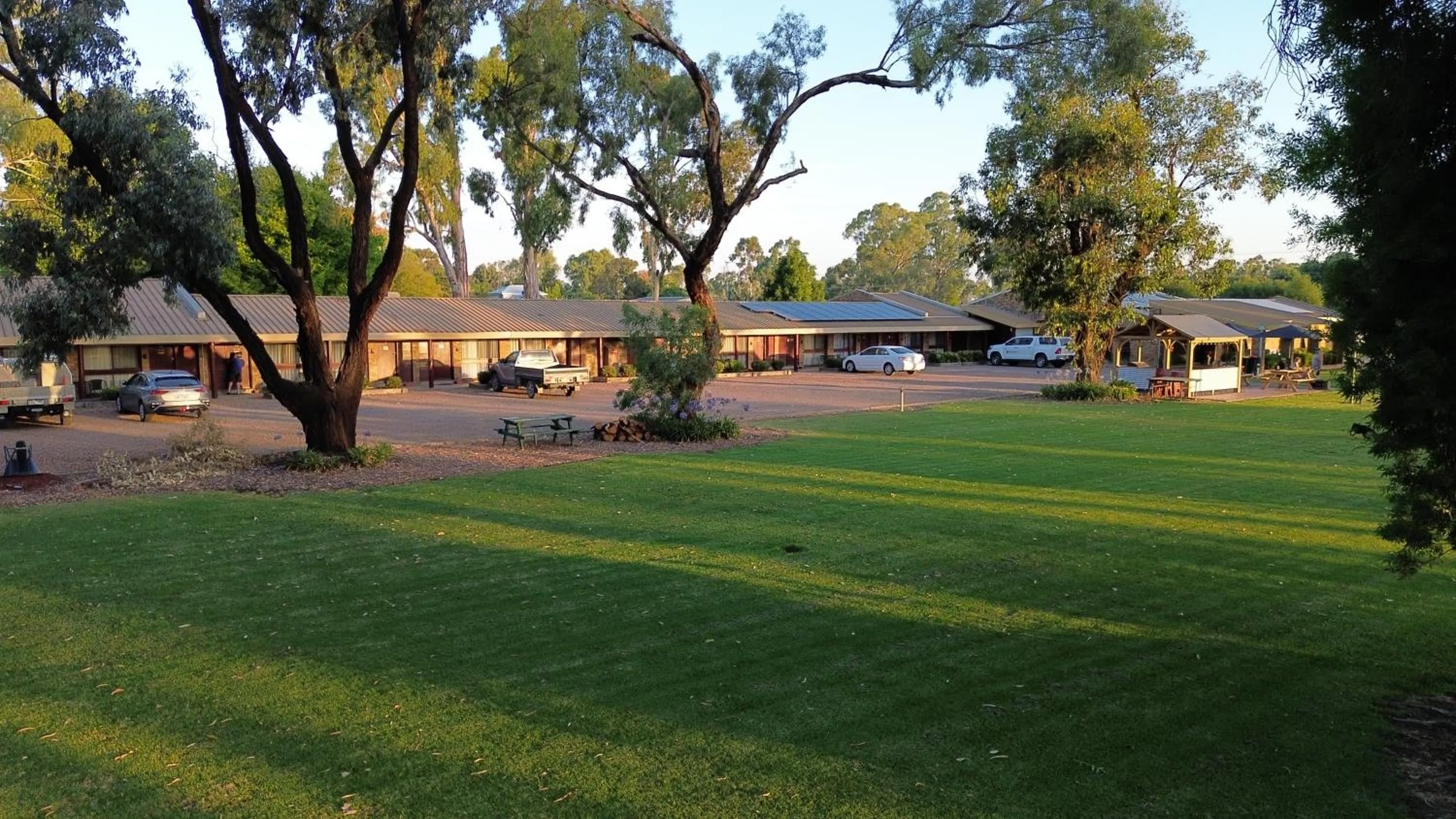 Property building in Tatura Country Motel