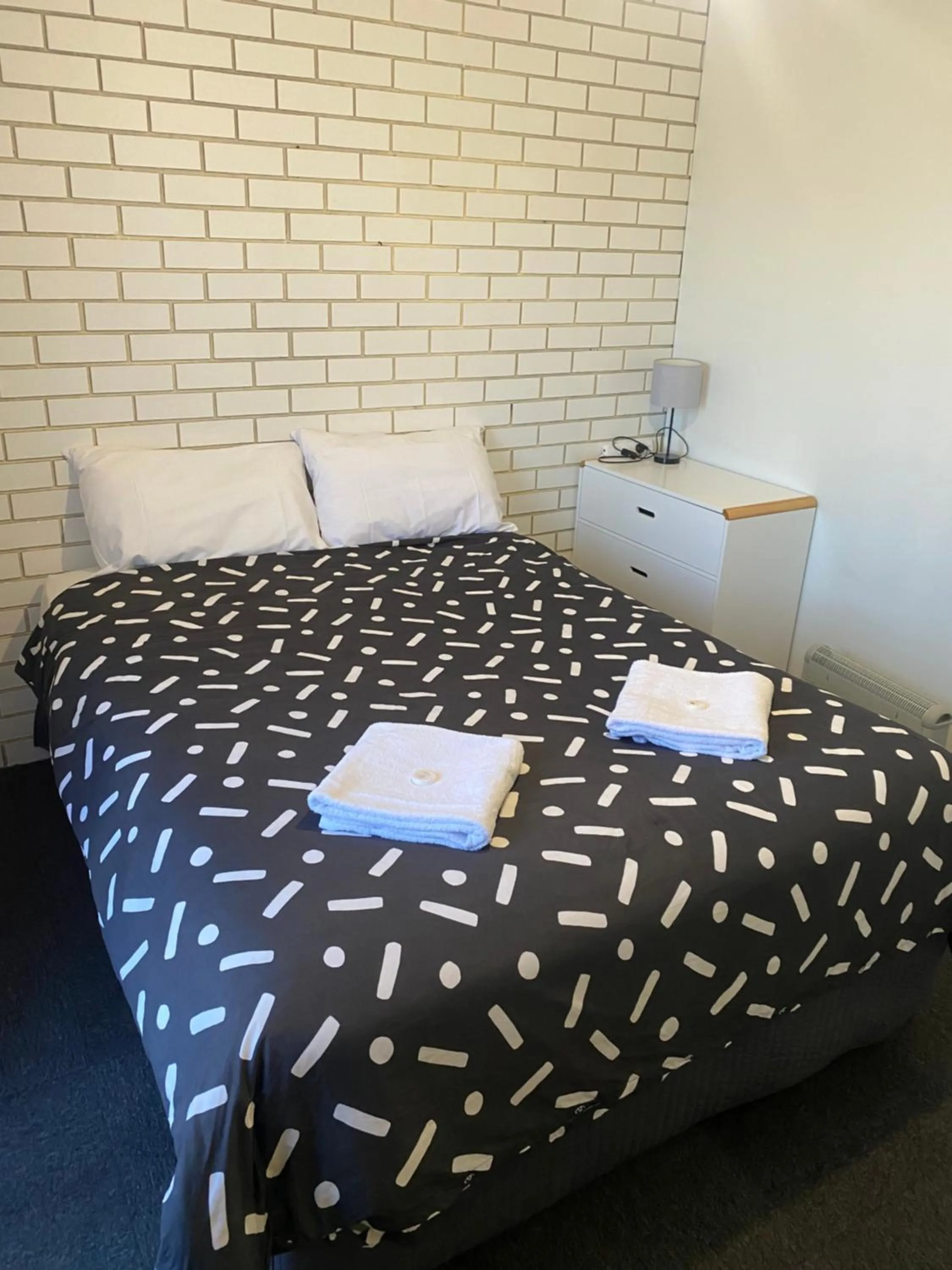 Bed in Tatura Country Motel