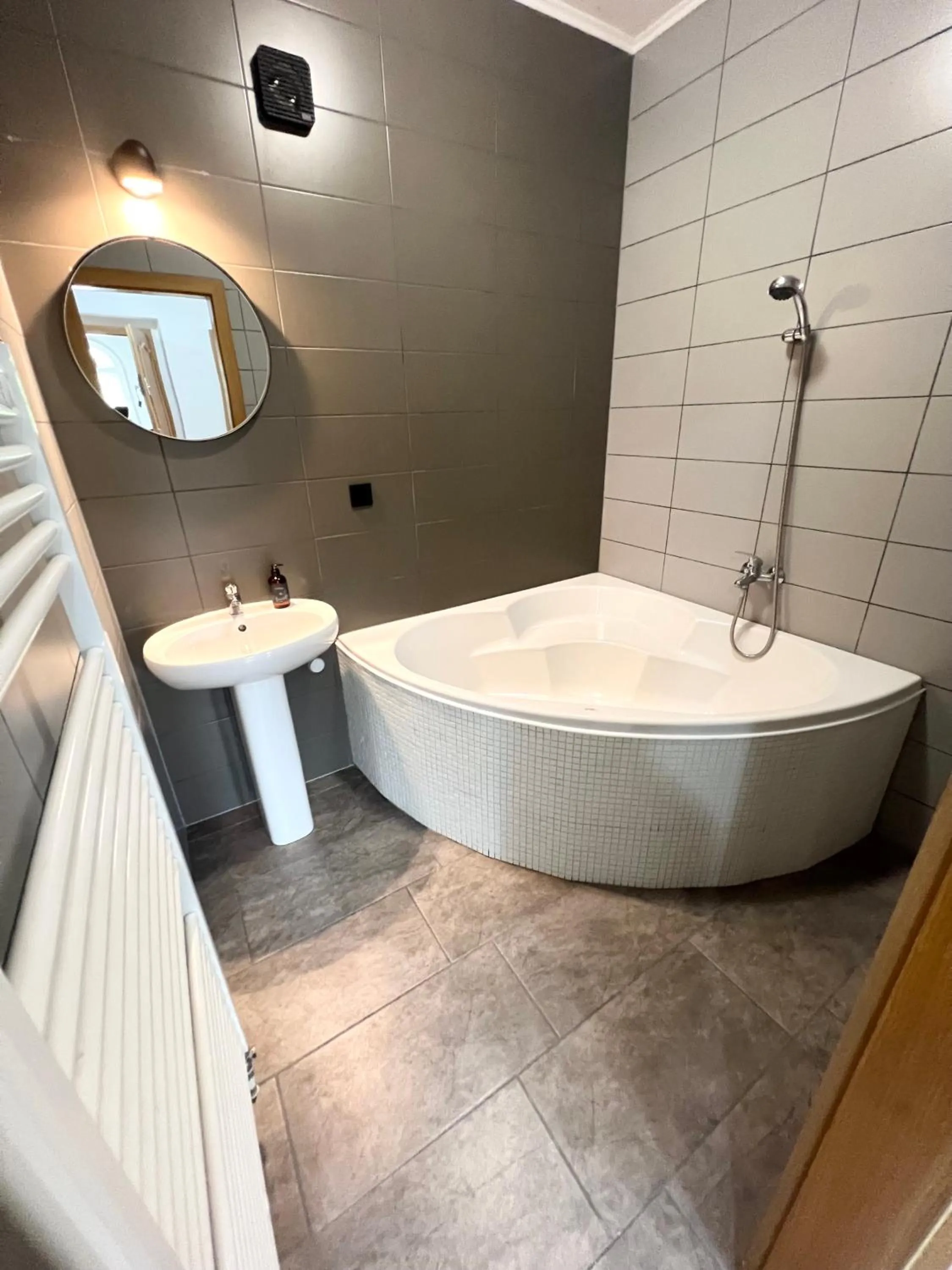 GrandLux Villa & Spa