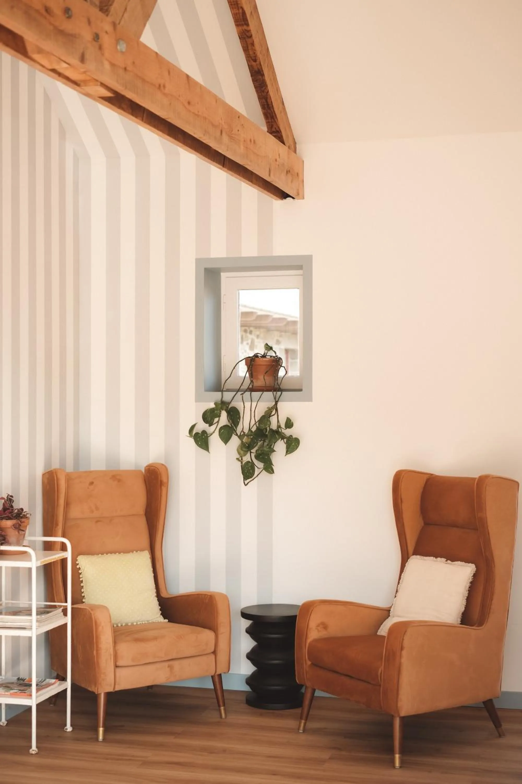 Living room in Hôtel Les Voisins Beaucemaine