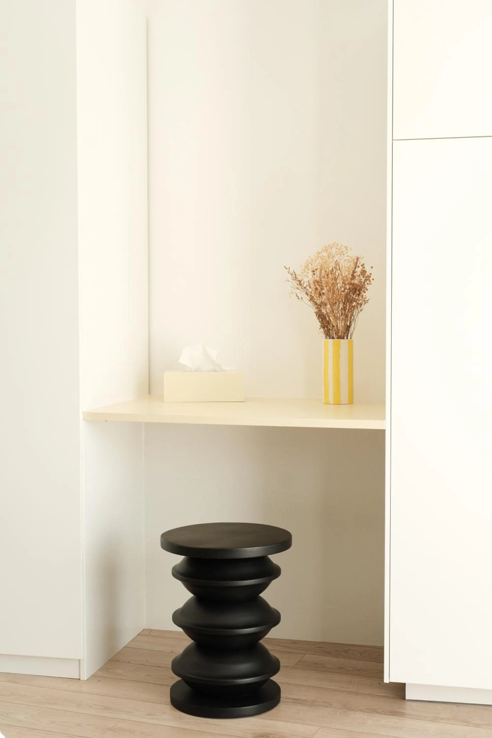 Bedroom in Hôtel Les Voisins Beaucemaine