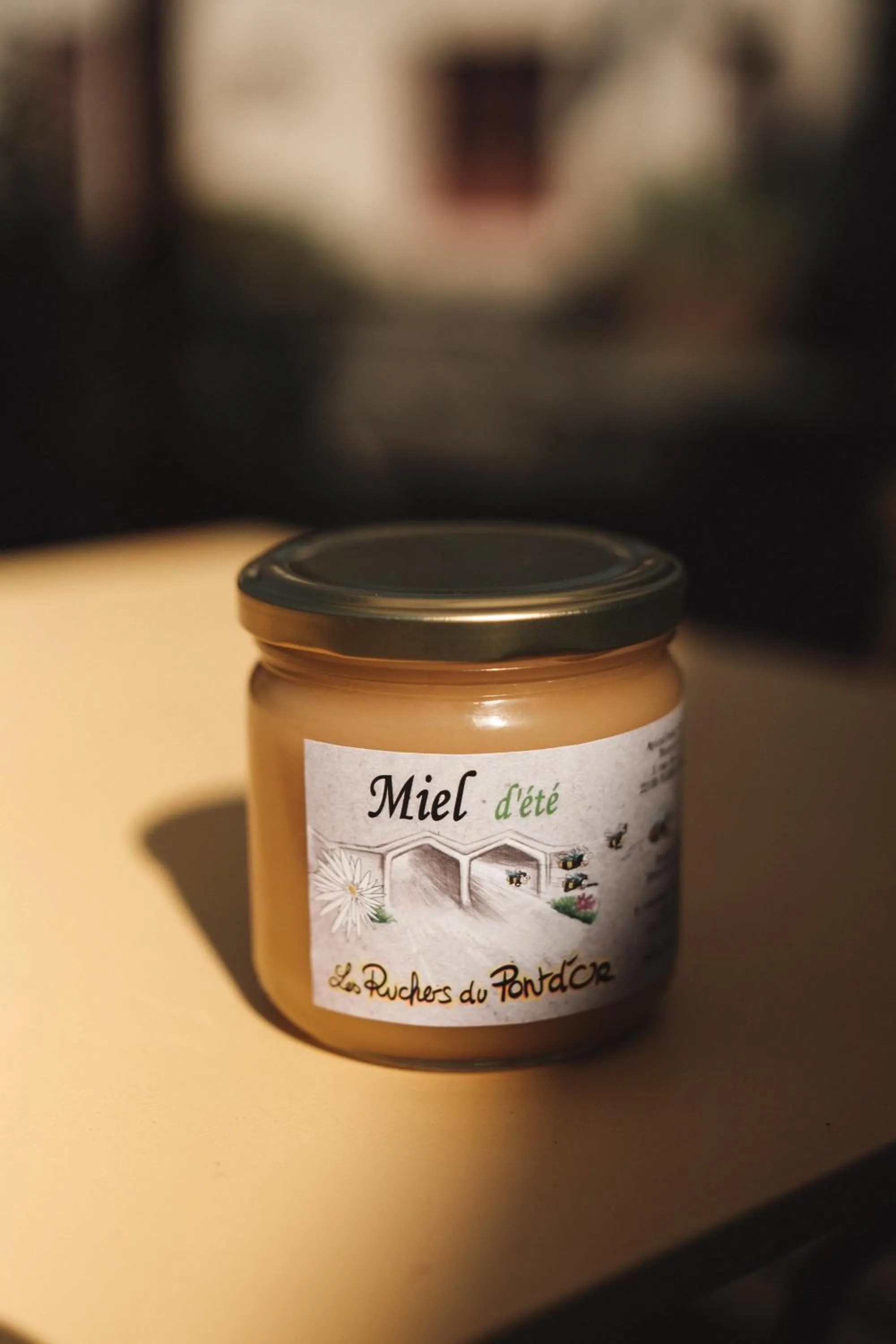 Food and drinks in Hôtel Les Voisins Beaucemaine