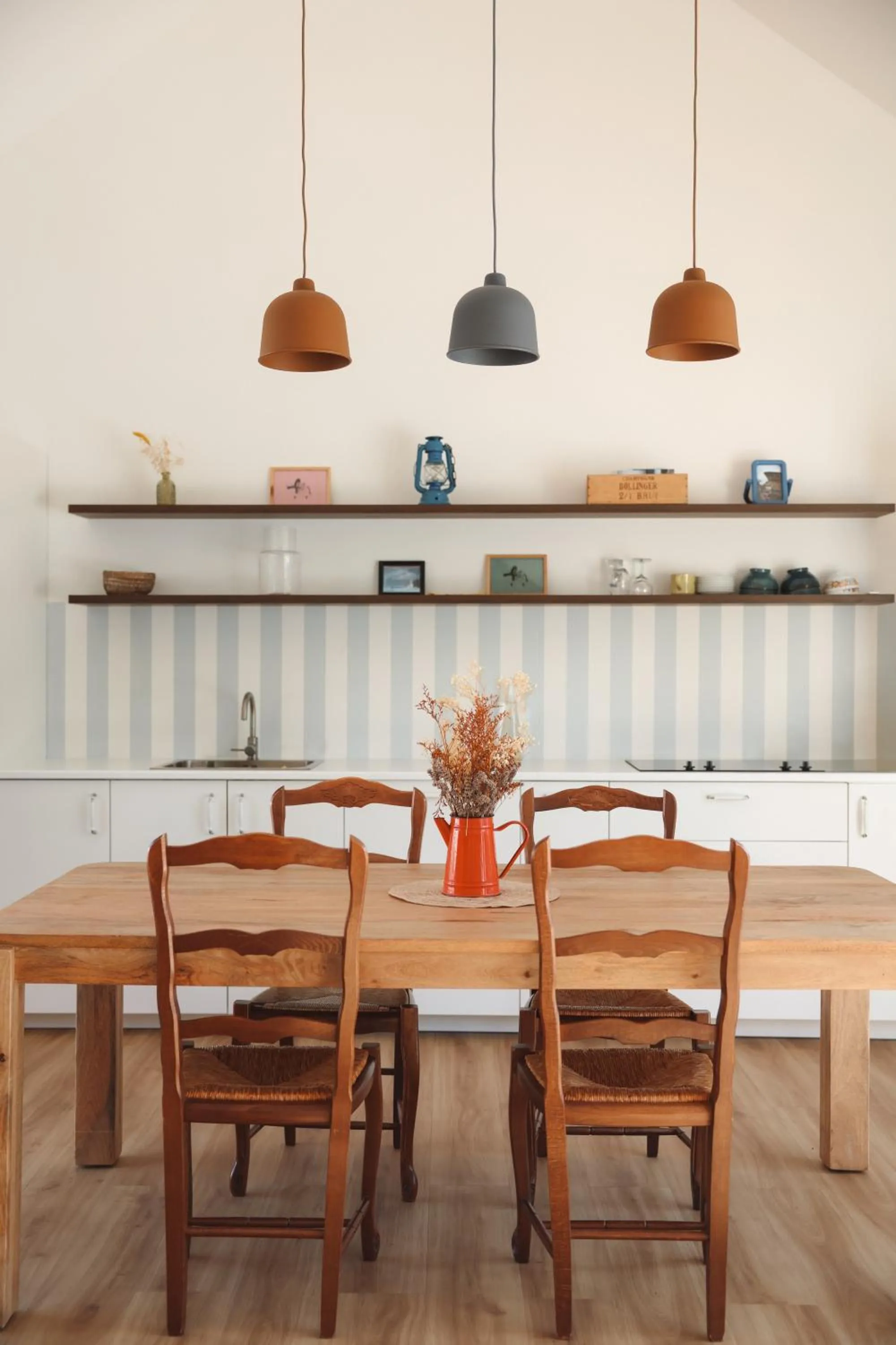Living room in Hôtel Les Voisins Beaucemaine