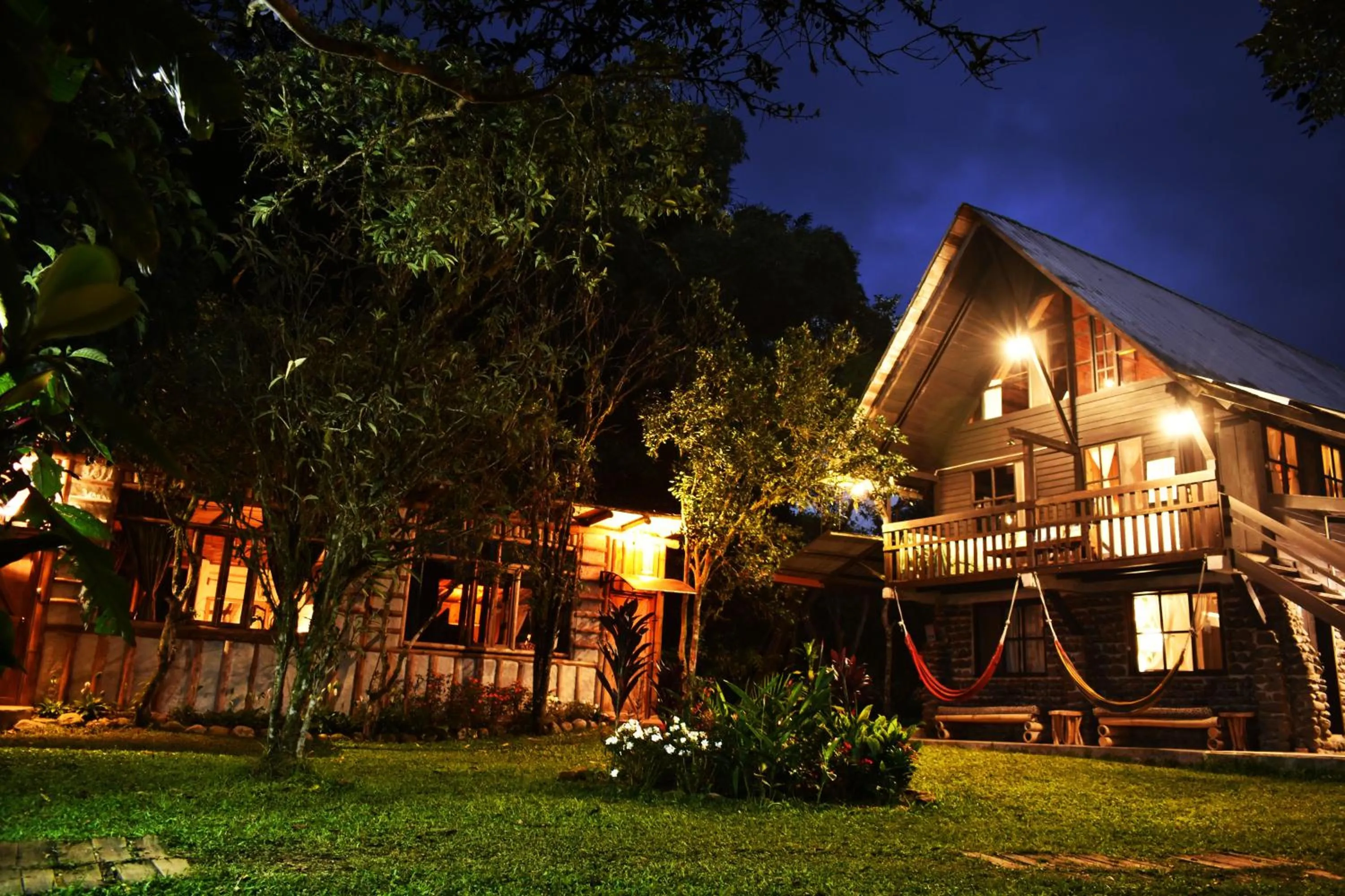 Property building in Casa de Piedra