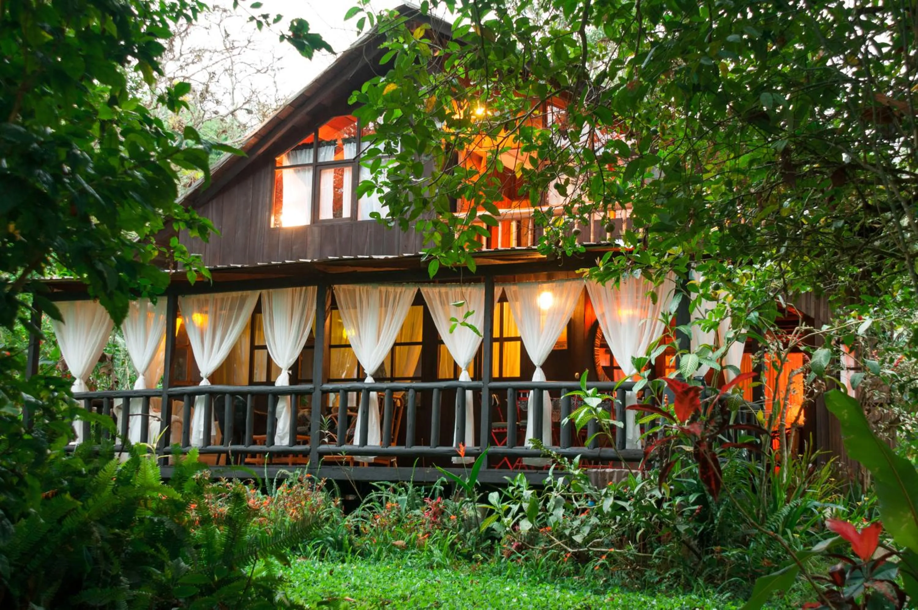 Communal lounge/ TV room in Casa de Piedra