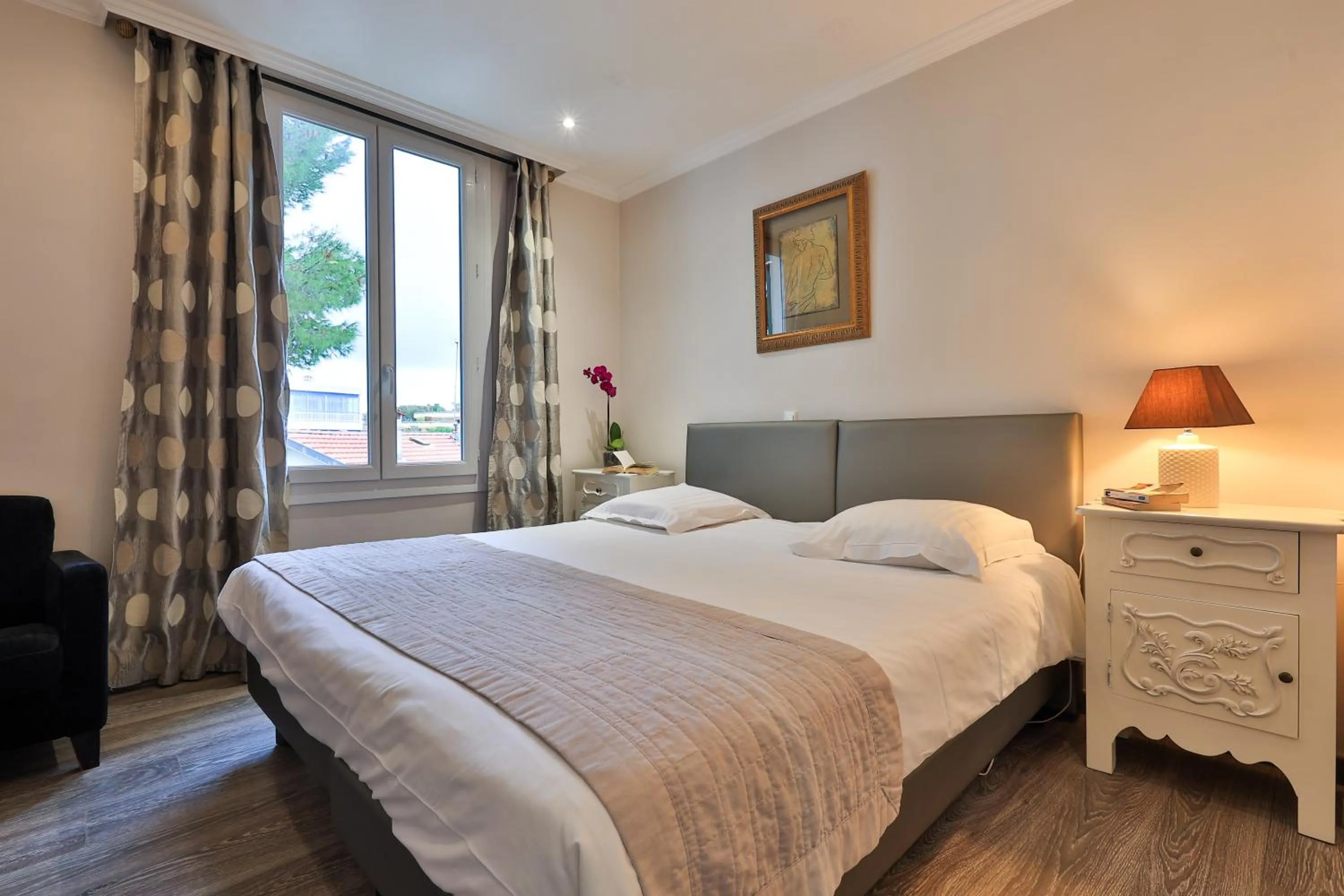 Bed in Emeraude Résidence Hotelière