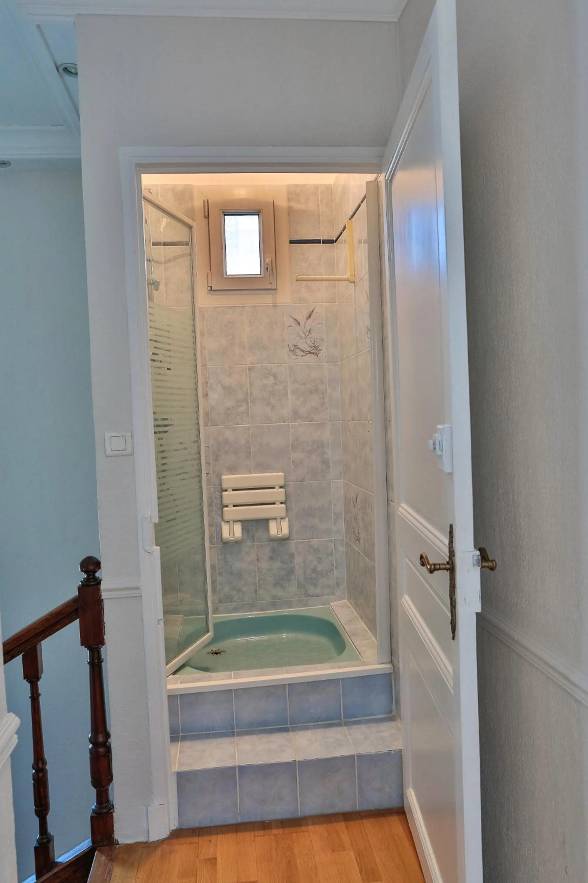 Shower in Emeraude Résidence Hotelière