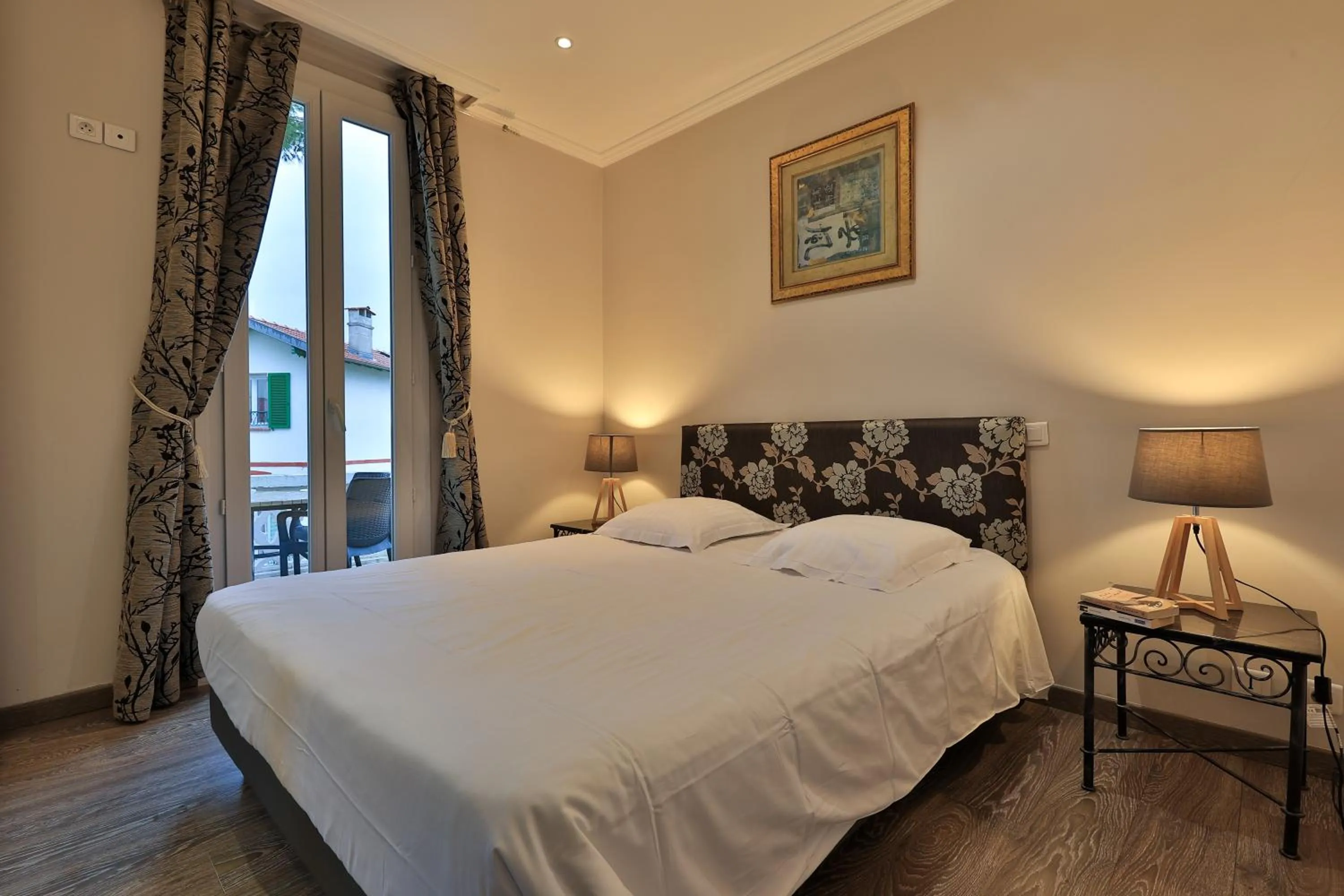 Bed in Emeraude Résidence Hotelière