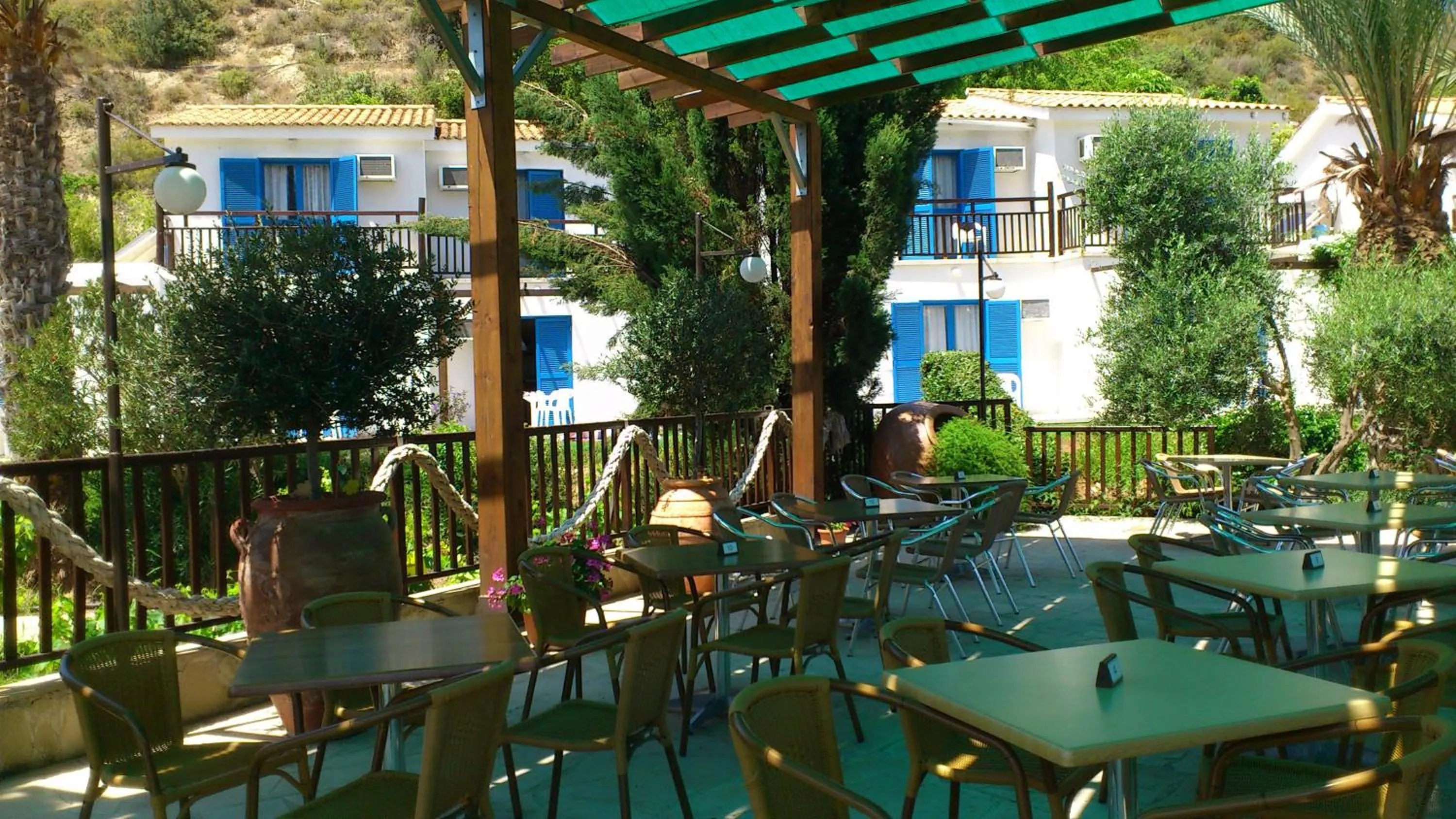 Restaurant/places to eat in Hylatio Tourist Village