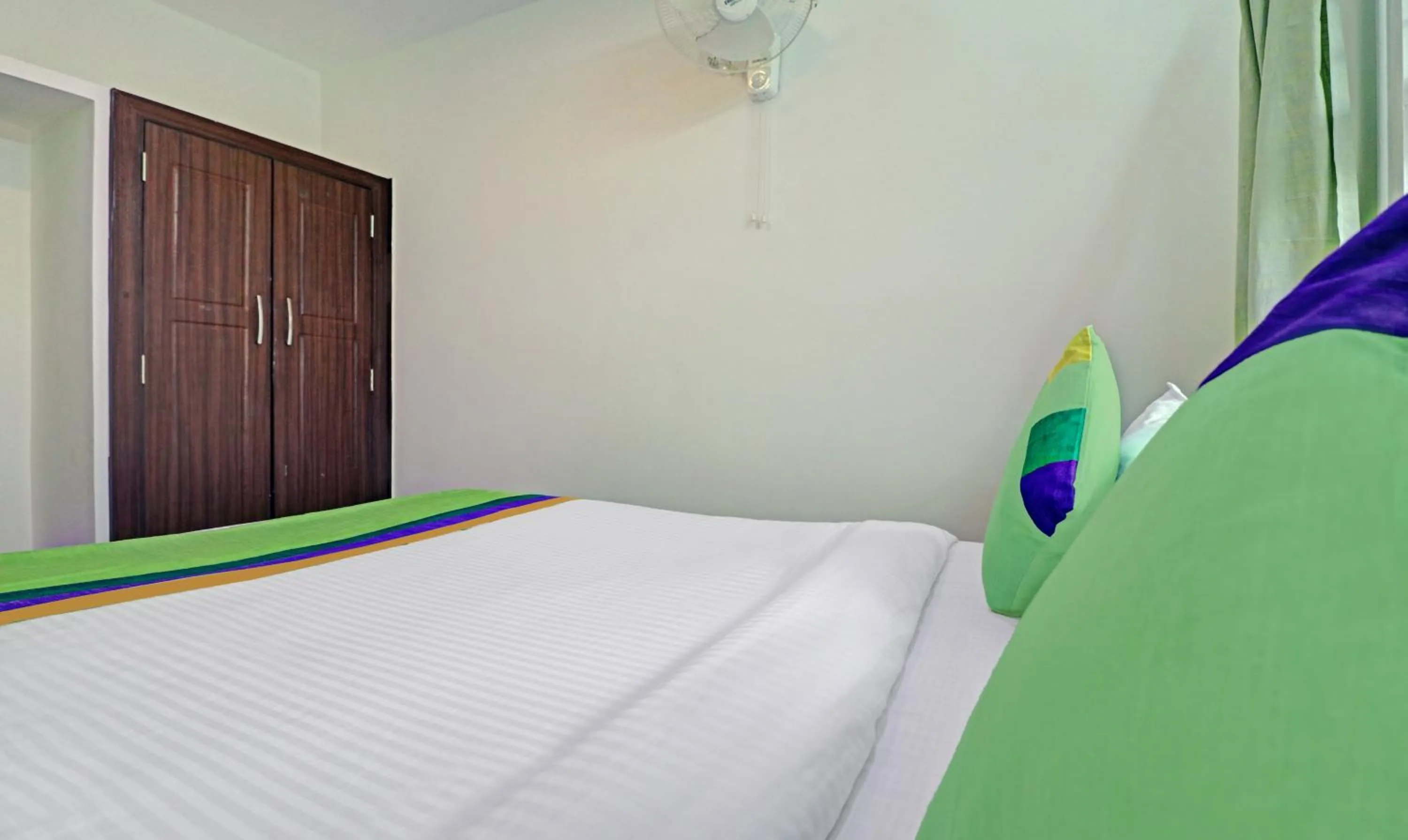 Bedroom, Bed in Treebo New Redfern, Madikeri