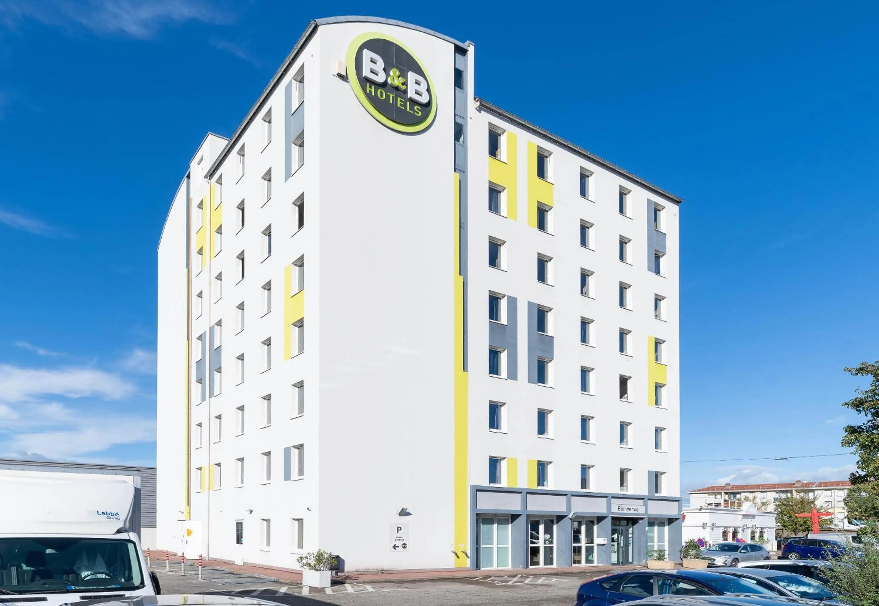 Property building in B&B HOTEL Lyon Vénissieux