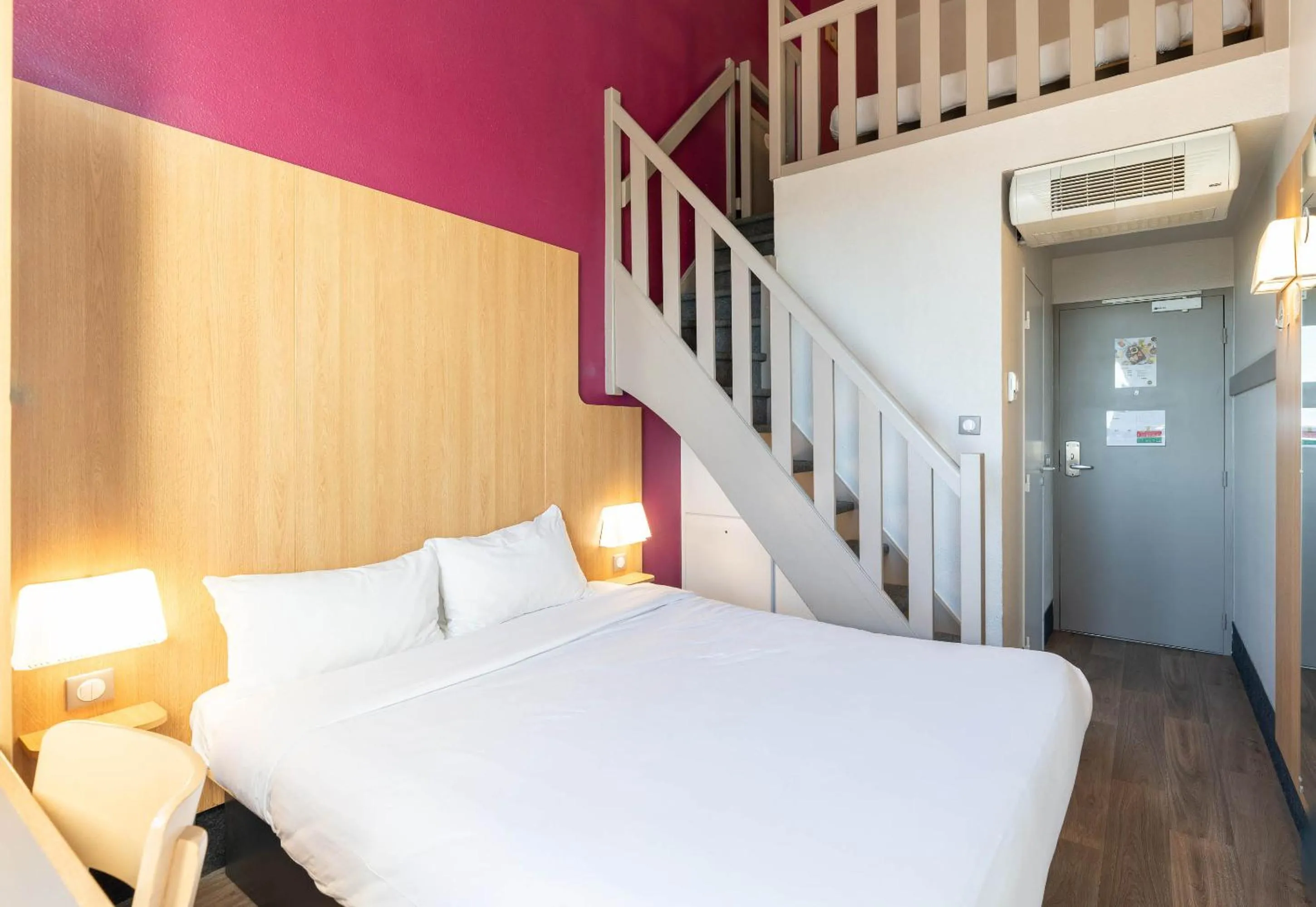 Bedroom, Bed in B&B HOTEL Lyon Vénissieux