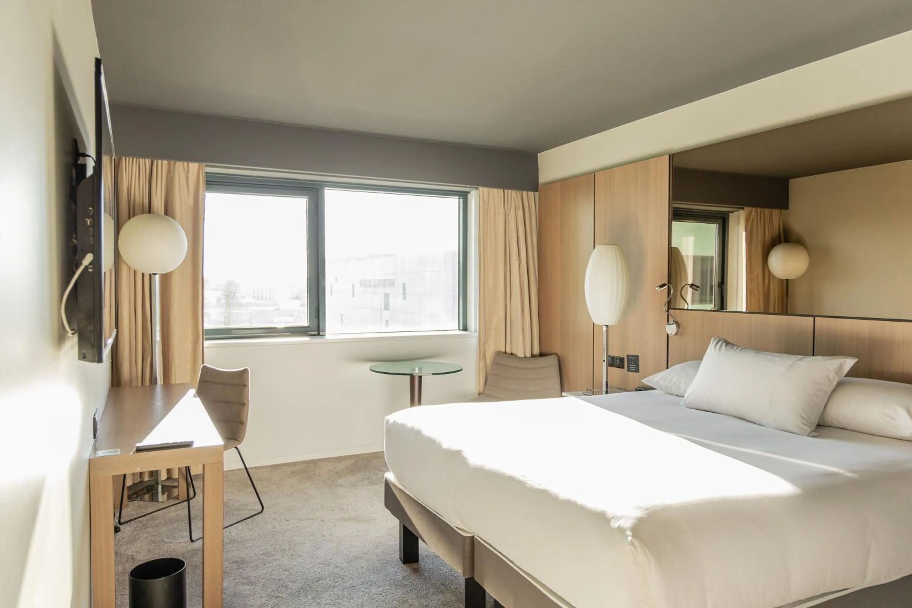 Bedroom, Bed in Pullman Bordeaux Lac