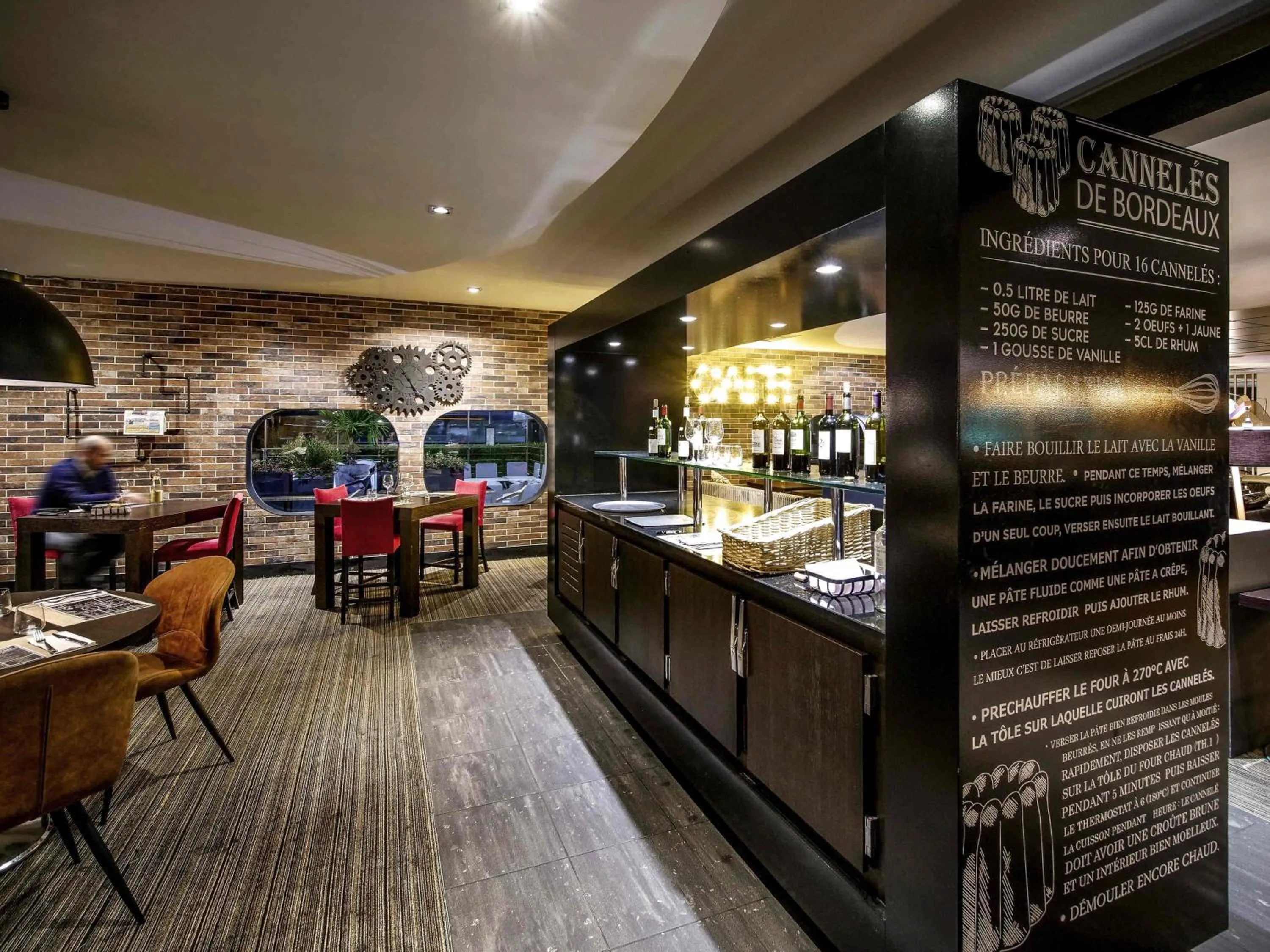 Restaurant/places to eat in Pullman Bordeaux Lac