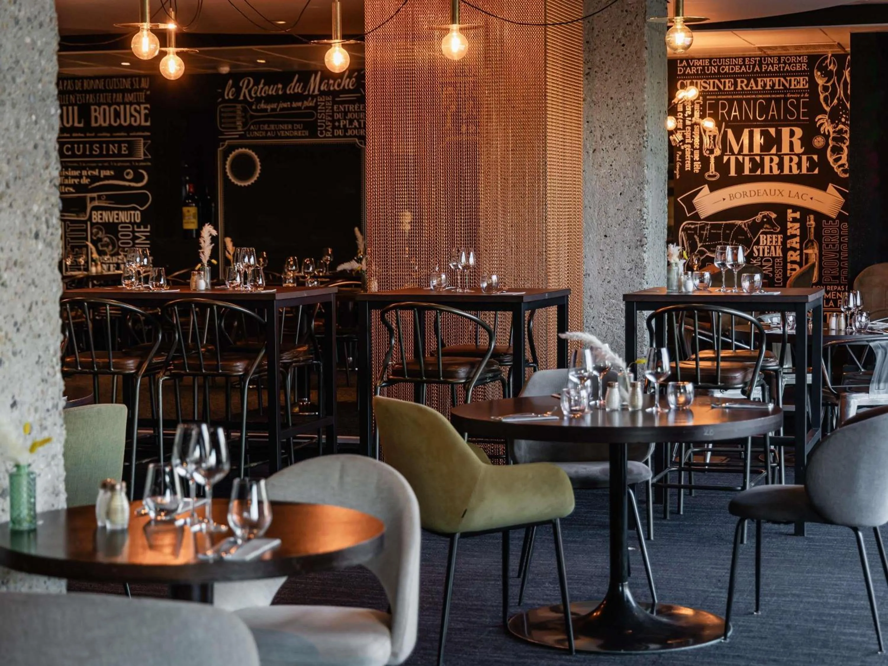 Property building in Pullman Bordeaux Lac