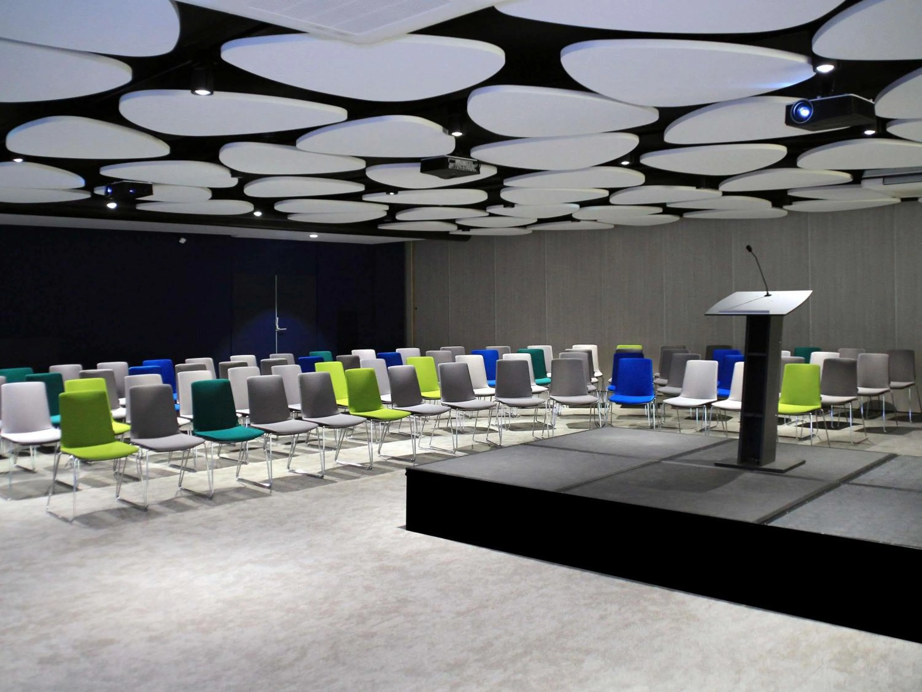 Meeting/conference room in Pullman Bordeaux Lac