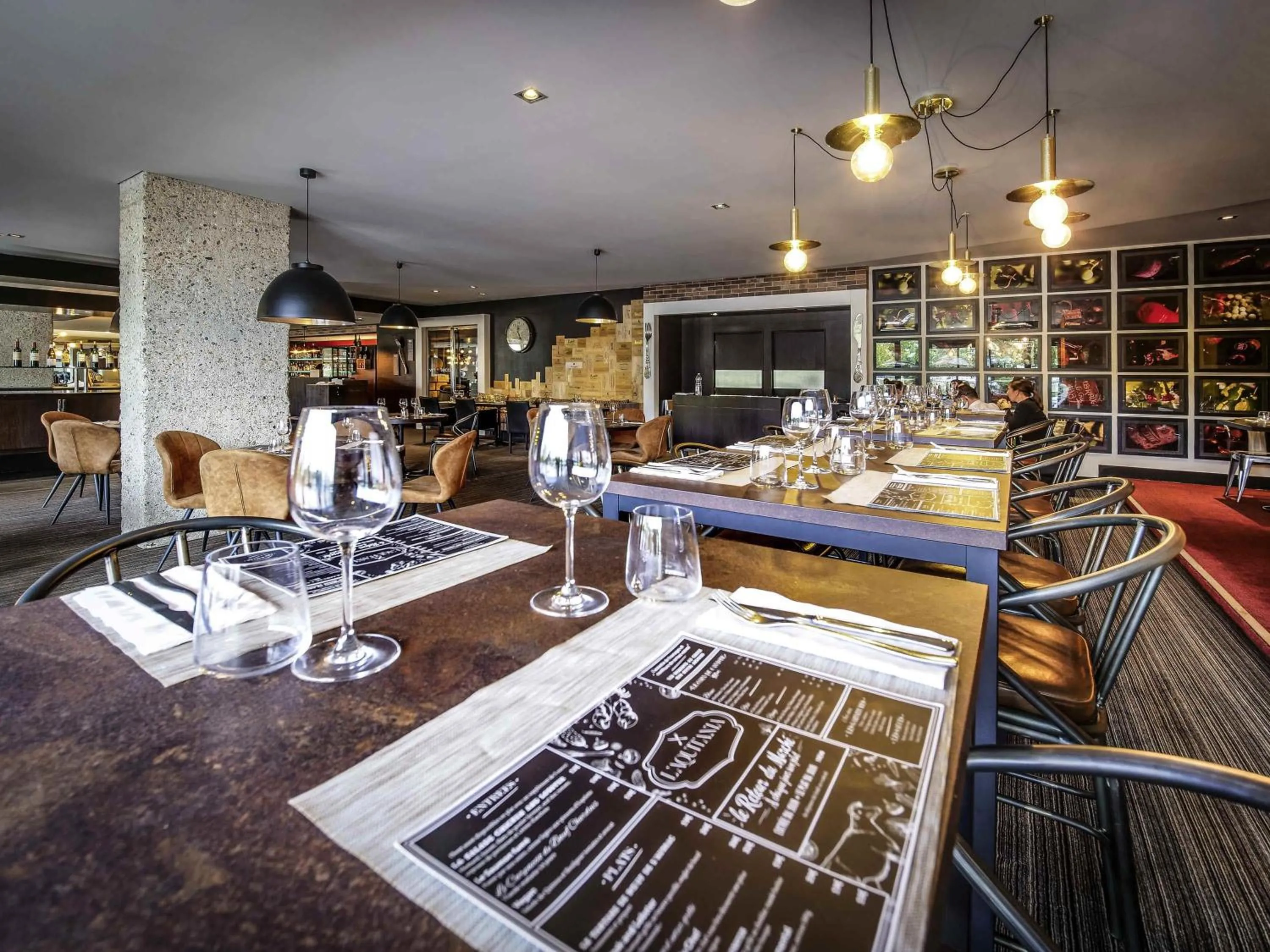 Restaurant/places to eat in Pullman Bordeaux Lac