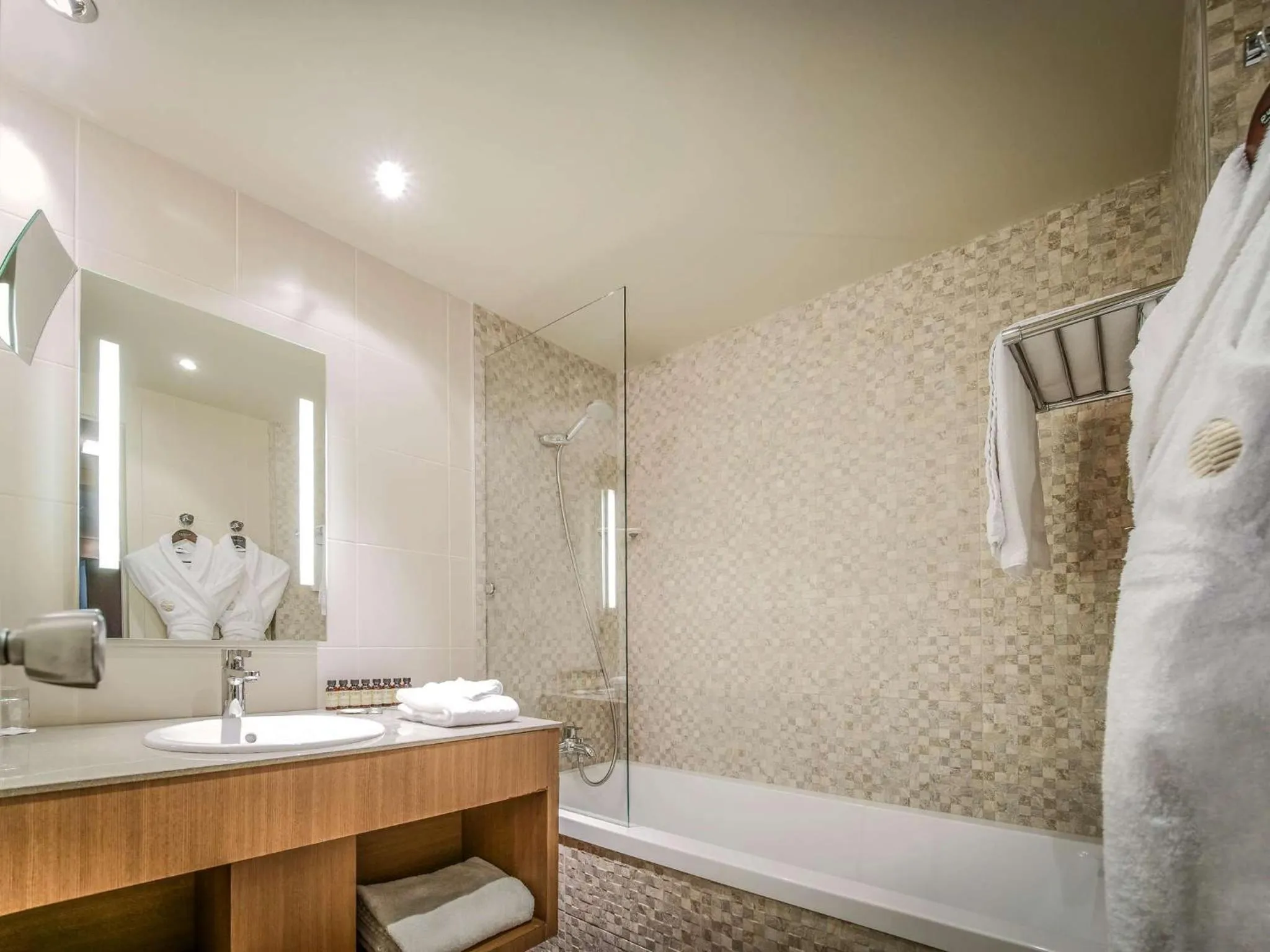 Bathroom in Pullman Bordeaux Lac