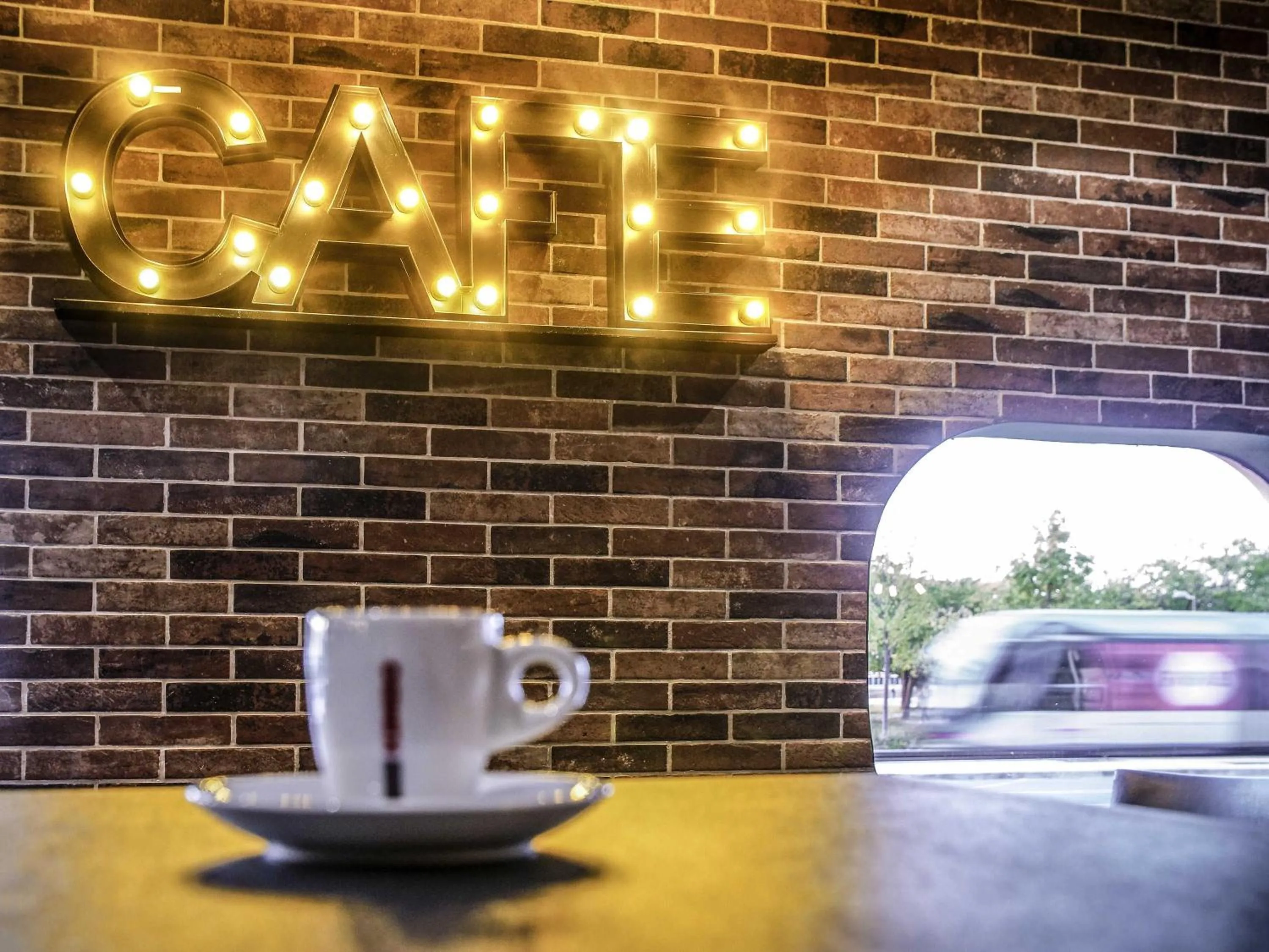 Lounge or bar in Pullman Bordeaux Lac