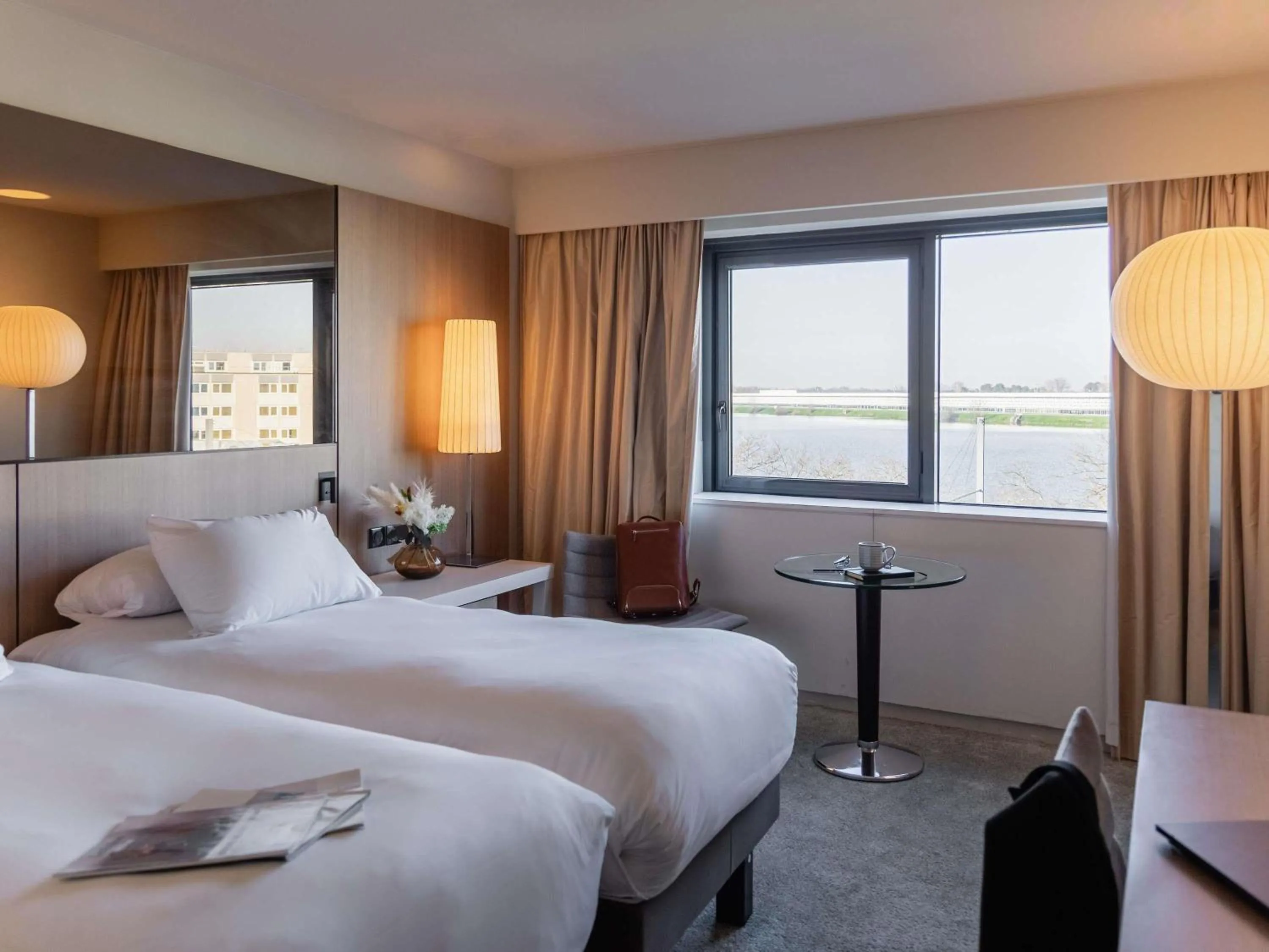 Bedroom, Bed in Pullman Bordeaux Lac