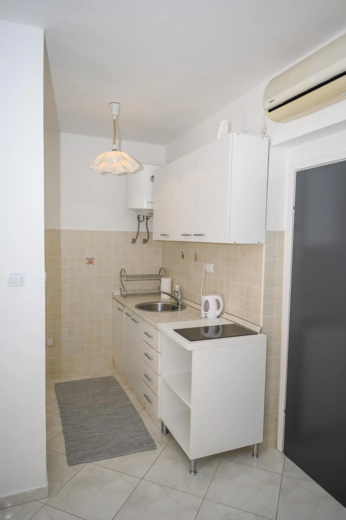 Kitchen or kitchenette in Beach House Poseydon