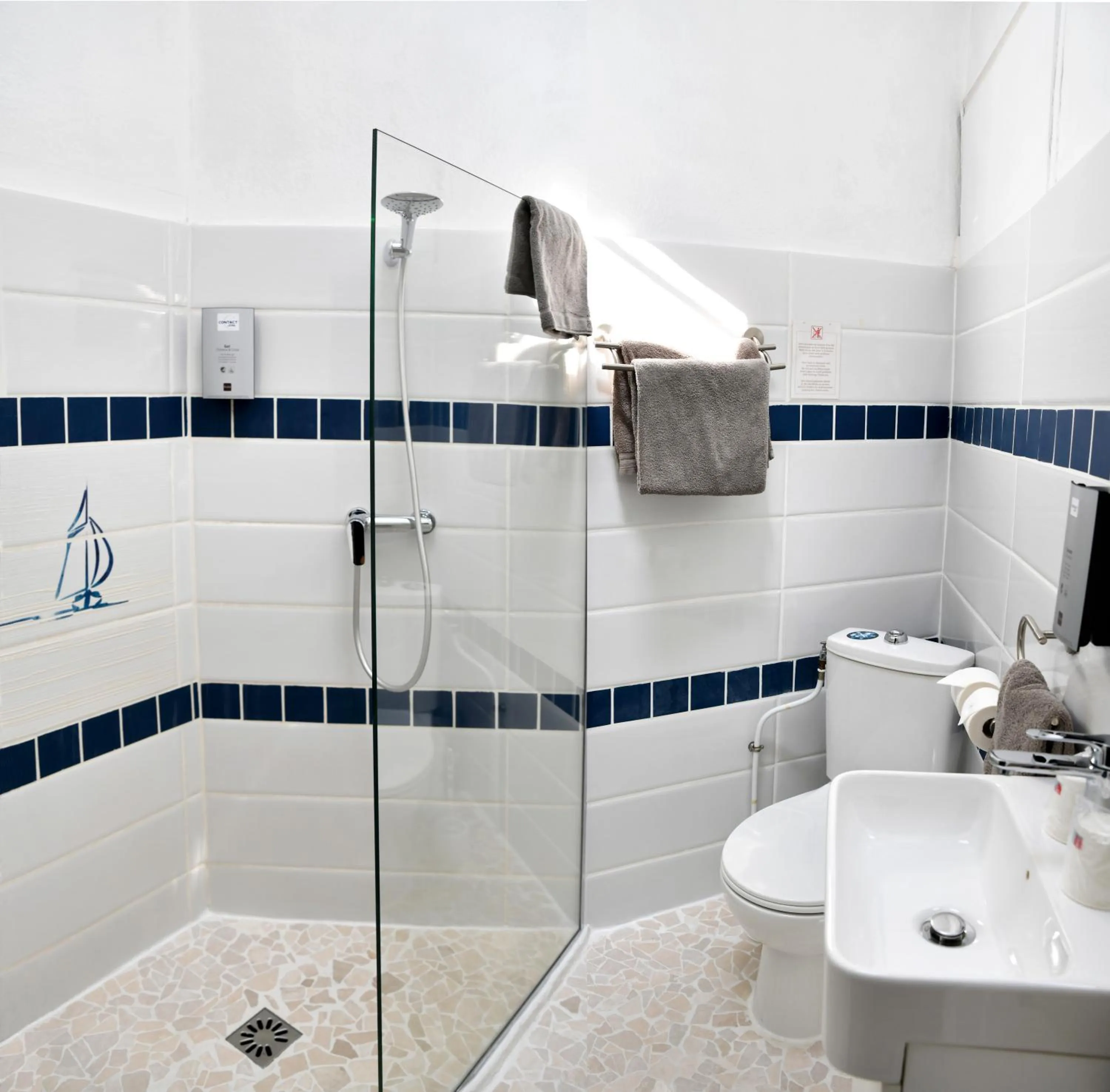 Bathroom in Hotel Toppin