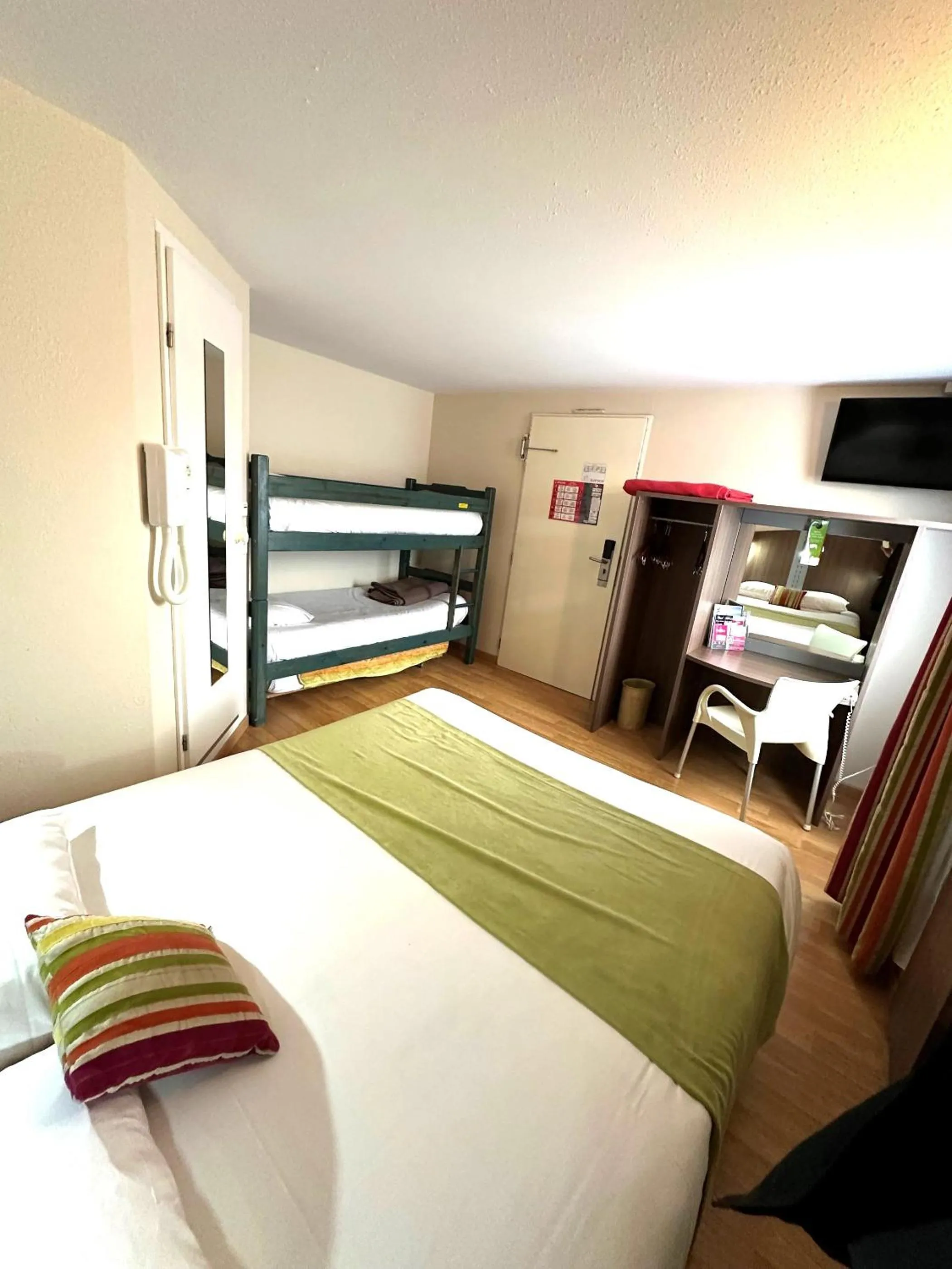 Photo of the whole room, Bed in Fasthotel Toulouse Blagnac Aéroport