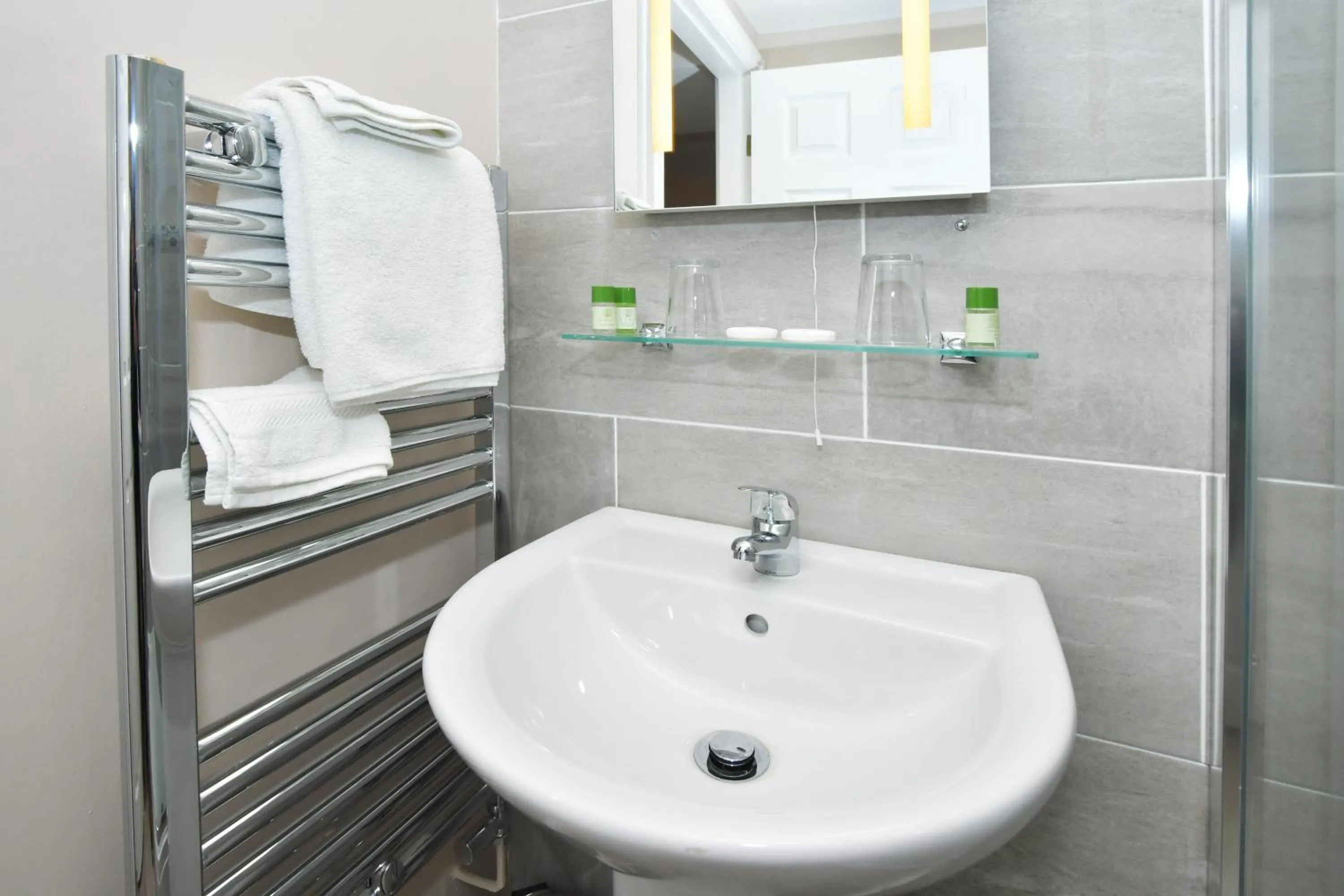 Shower in The Fountain Inn