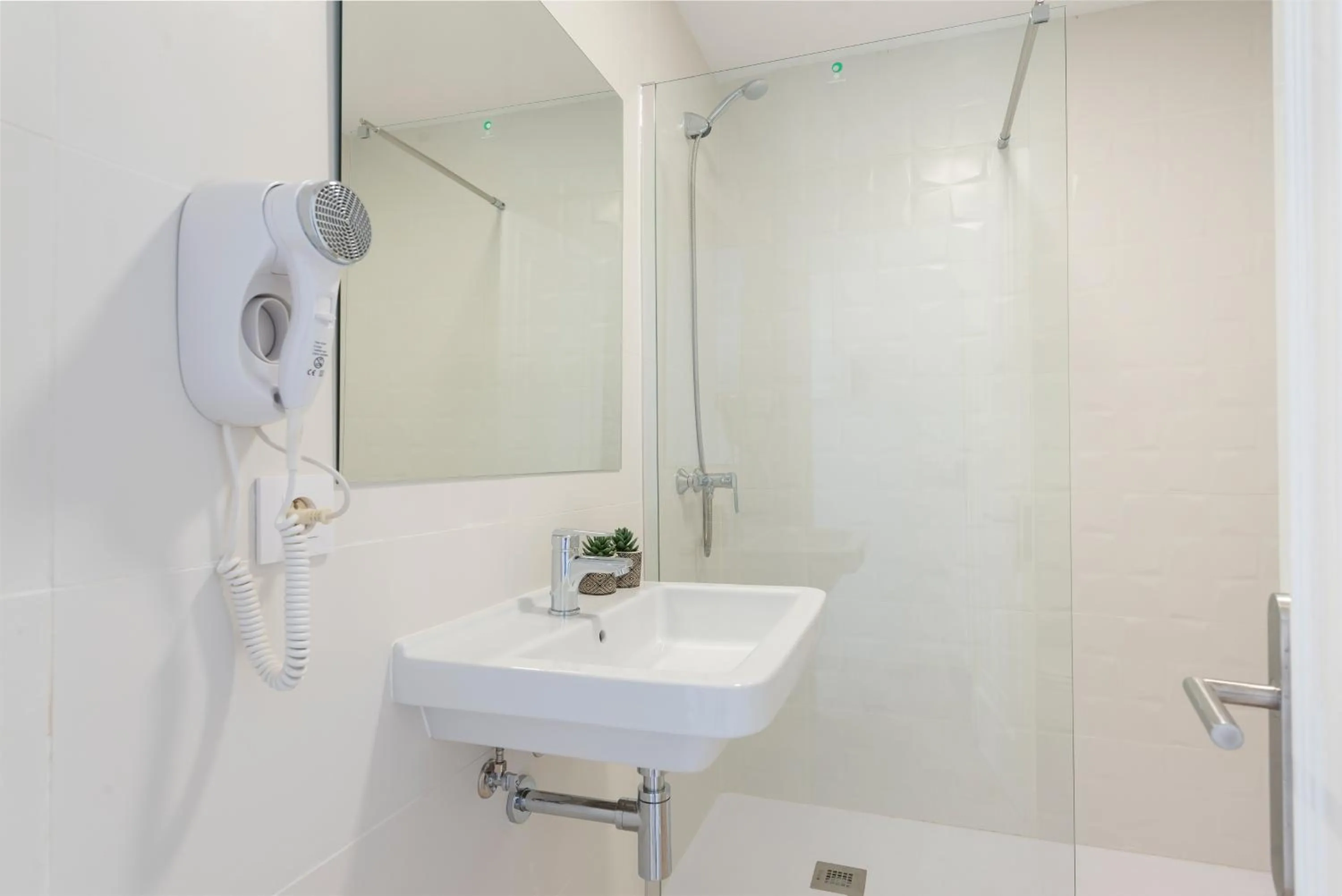 Bathroom in Hostal Talamanca