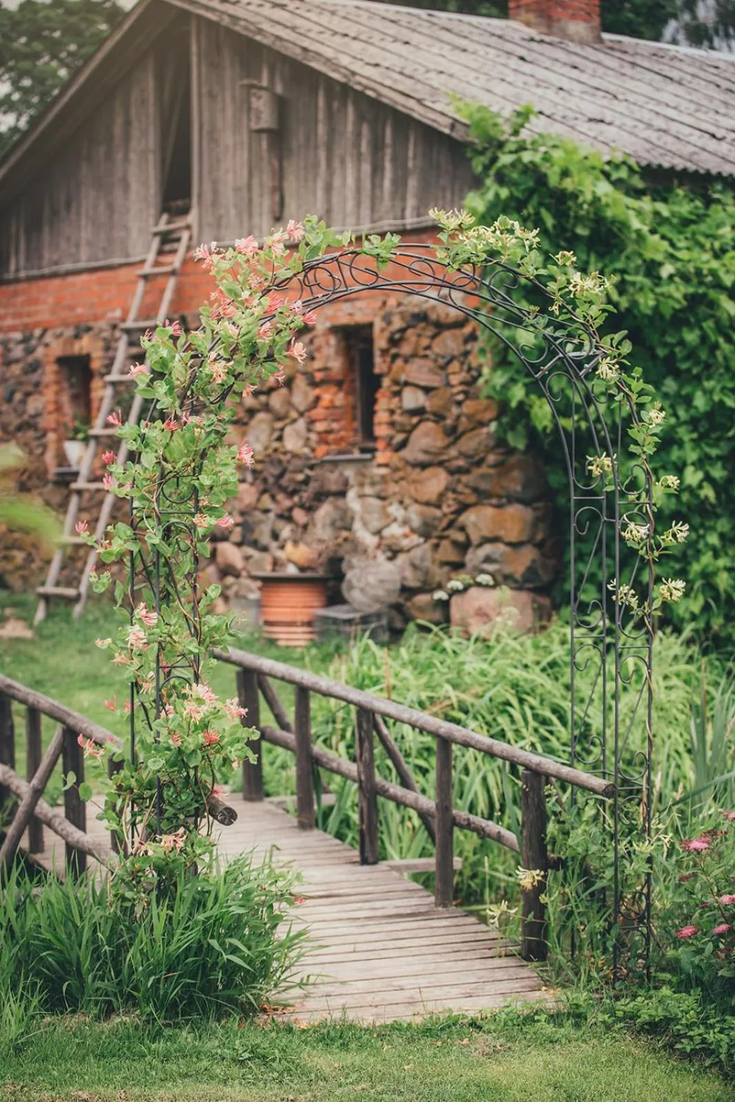 Property building in Weavers' Guest House Kalndaki