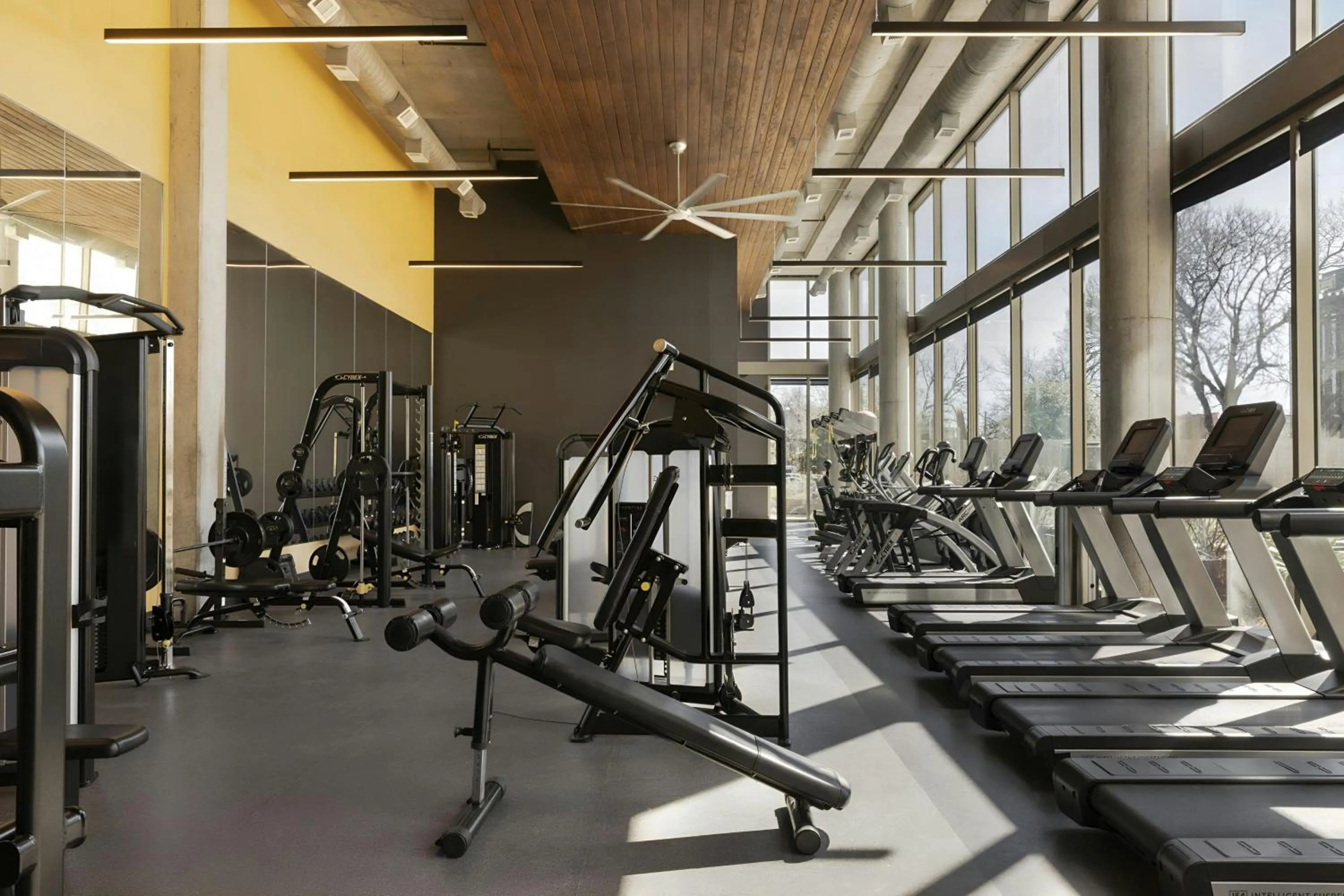 Fitness centre/facilities in Sonder by Marriott Bonvoy East 5th Apartments East Austin