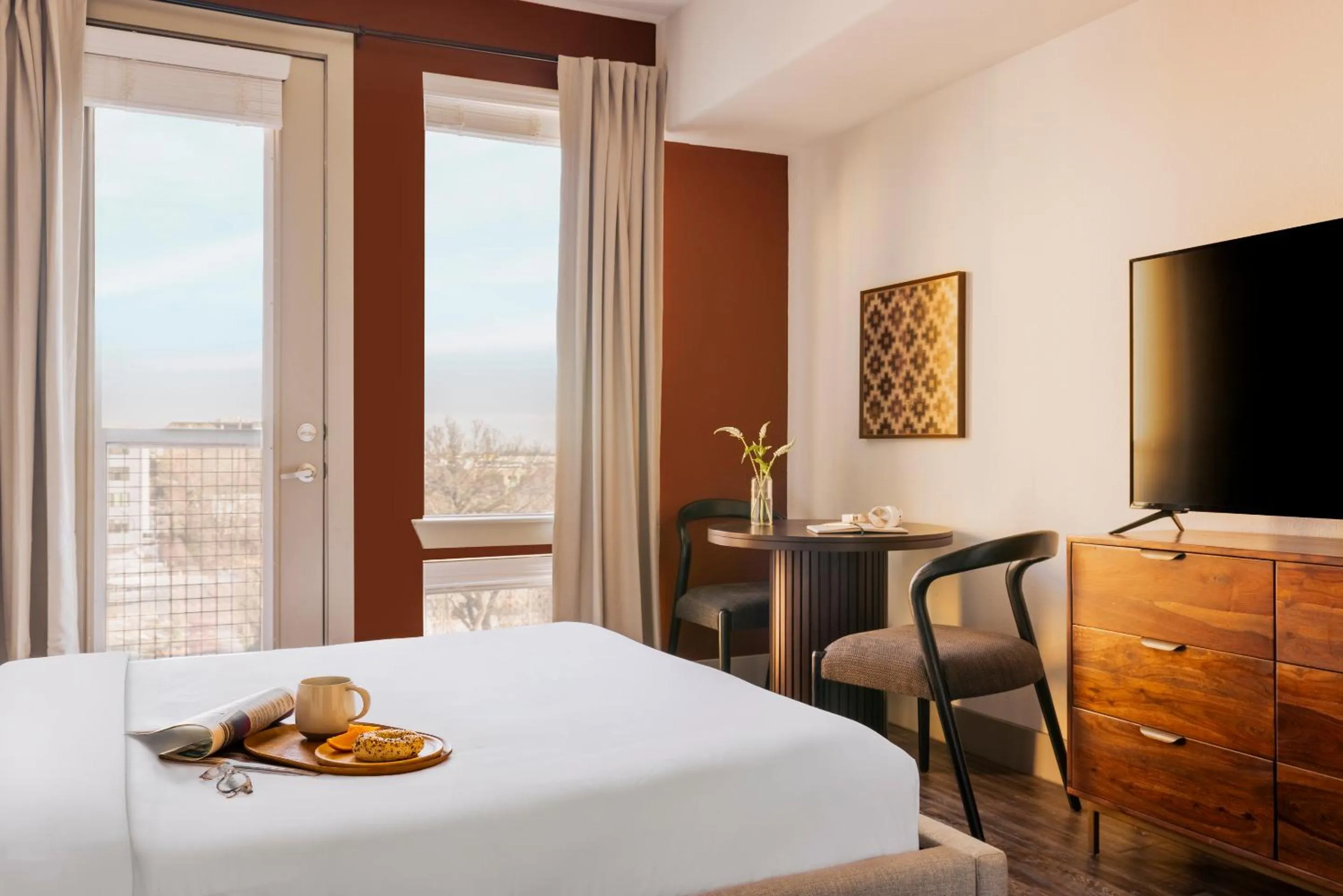 Studio Apartment with Queen Bed in Sonder by Marriott Bonvoy East 5th Apartments East Austin