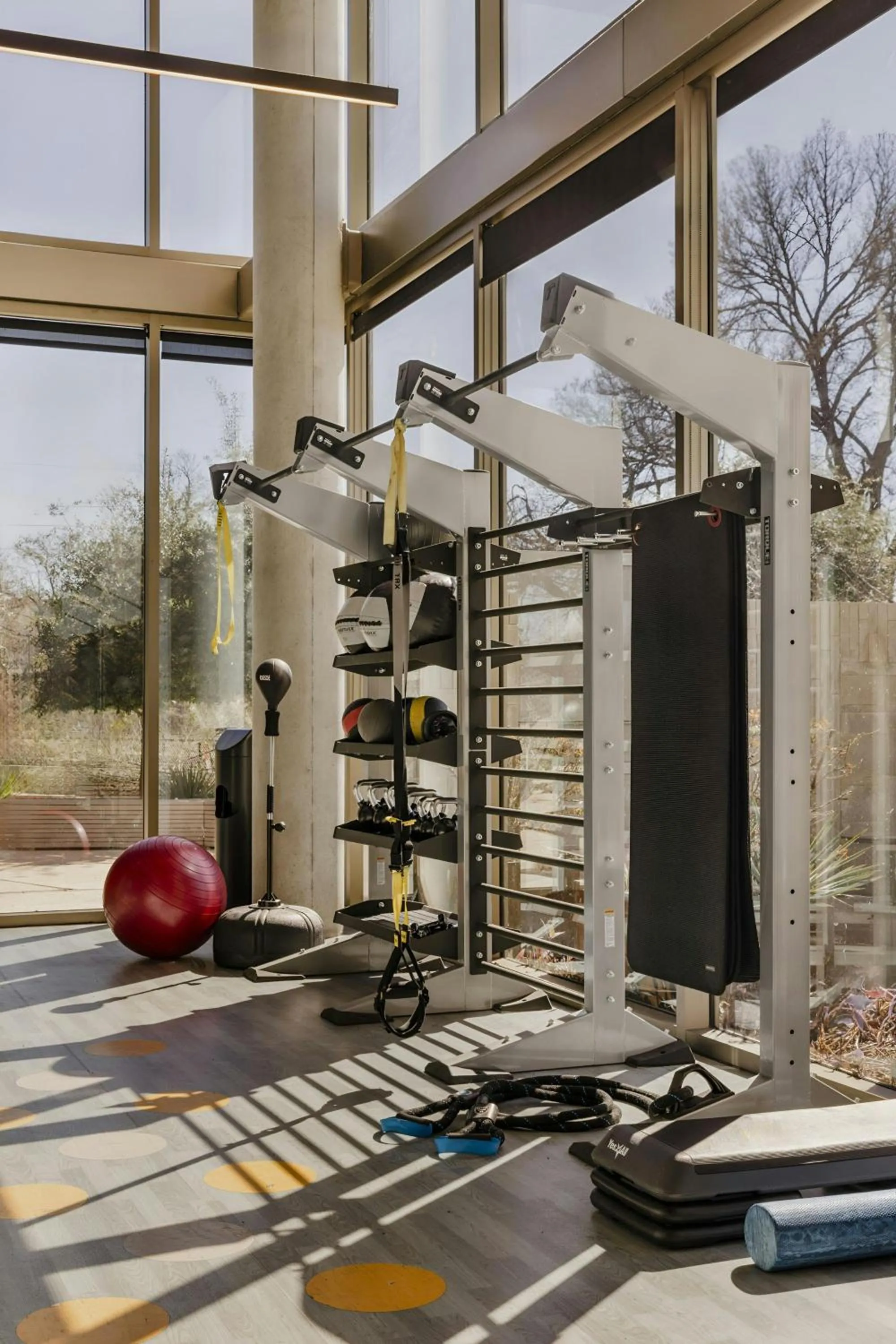 Fitness centre/facilities in Sonder by Marriott Bonvoy East 5th Apartments East Austin