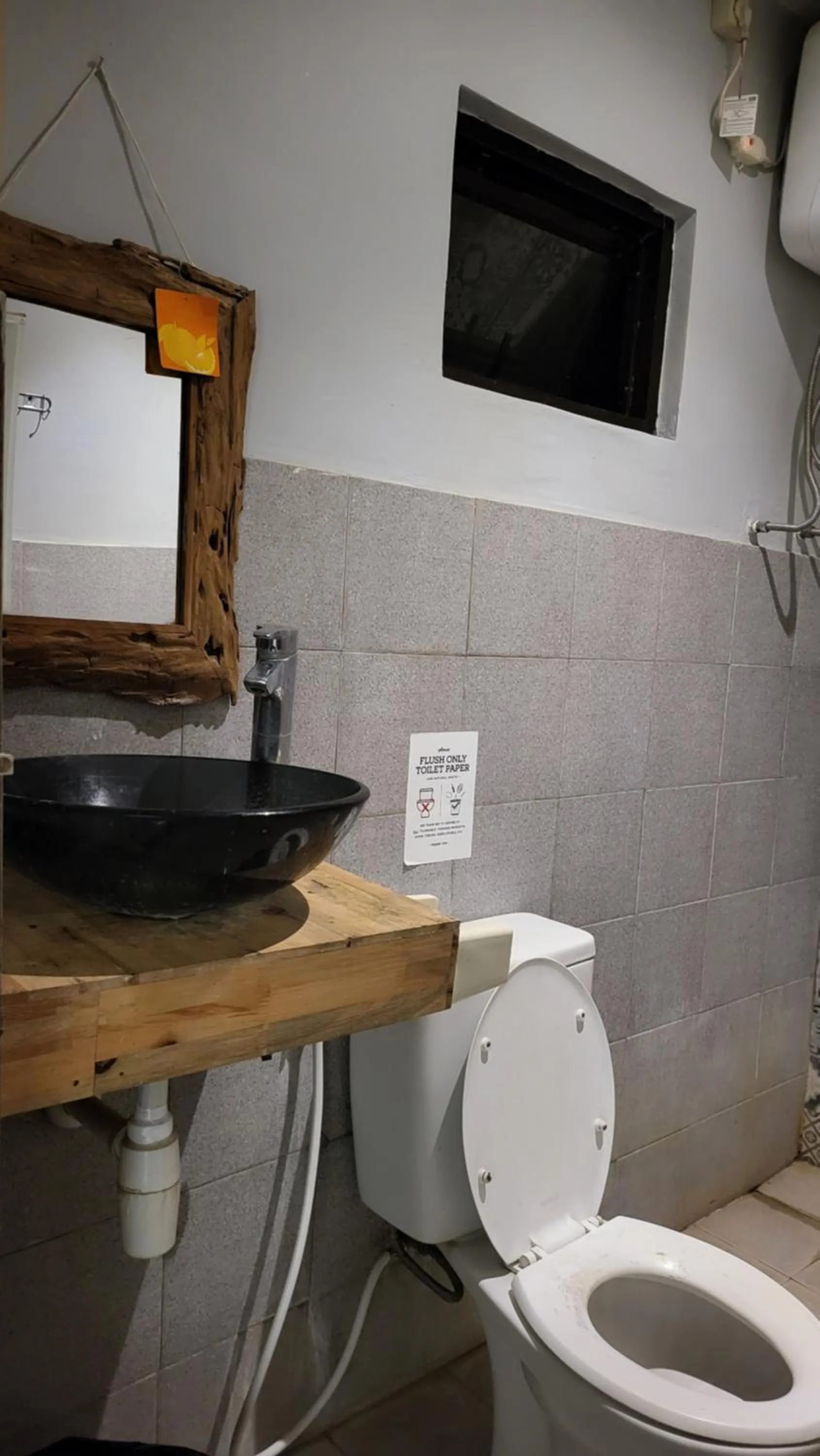 Bathroom in Happy House Bromo backpacker