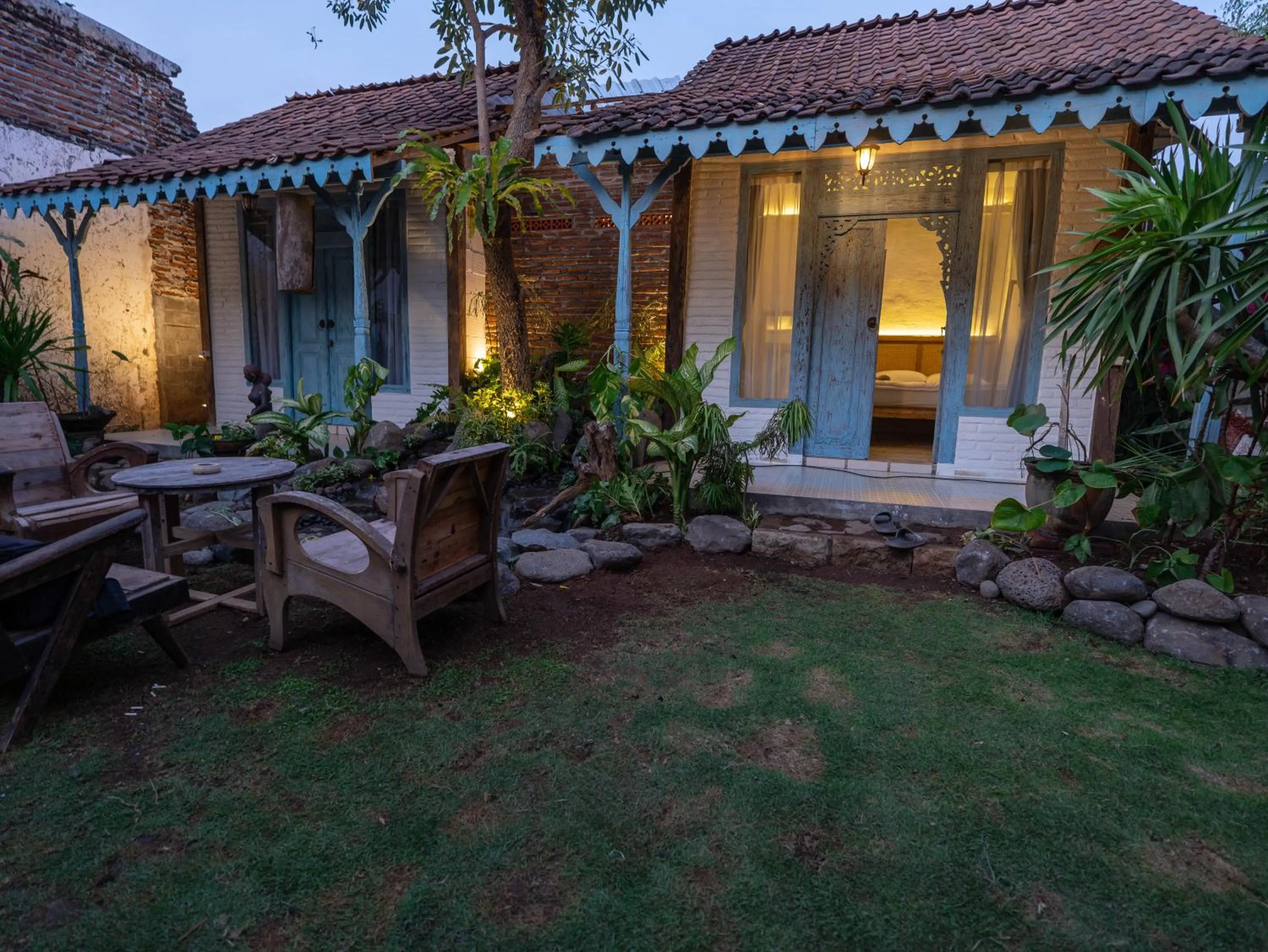 Garden in Happy House Bromo backpacker