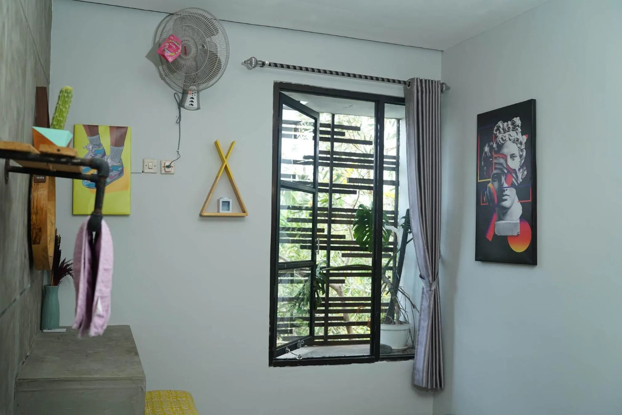 air conditioner in Happy House Bromo backpacker