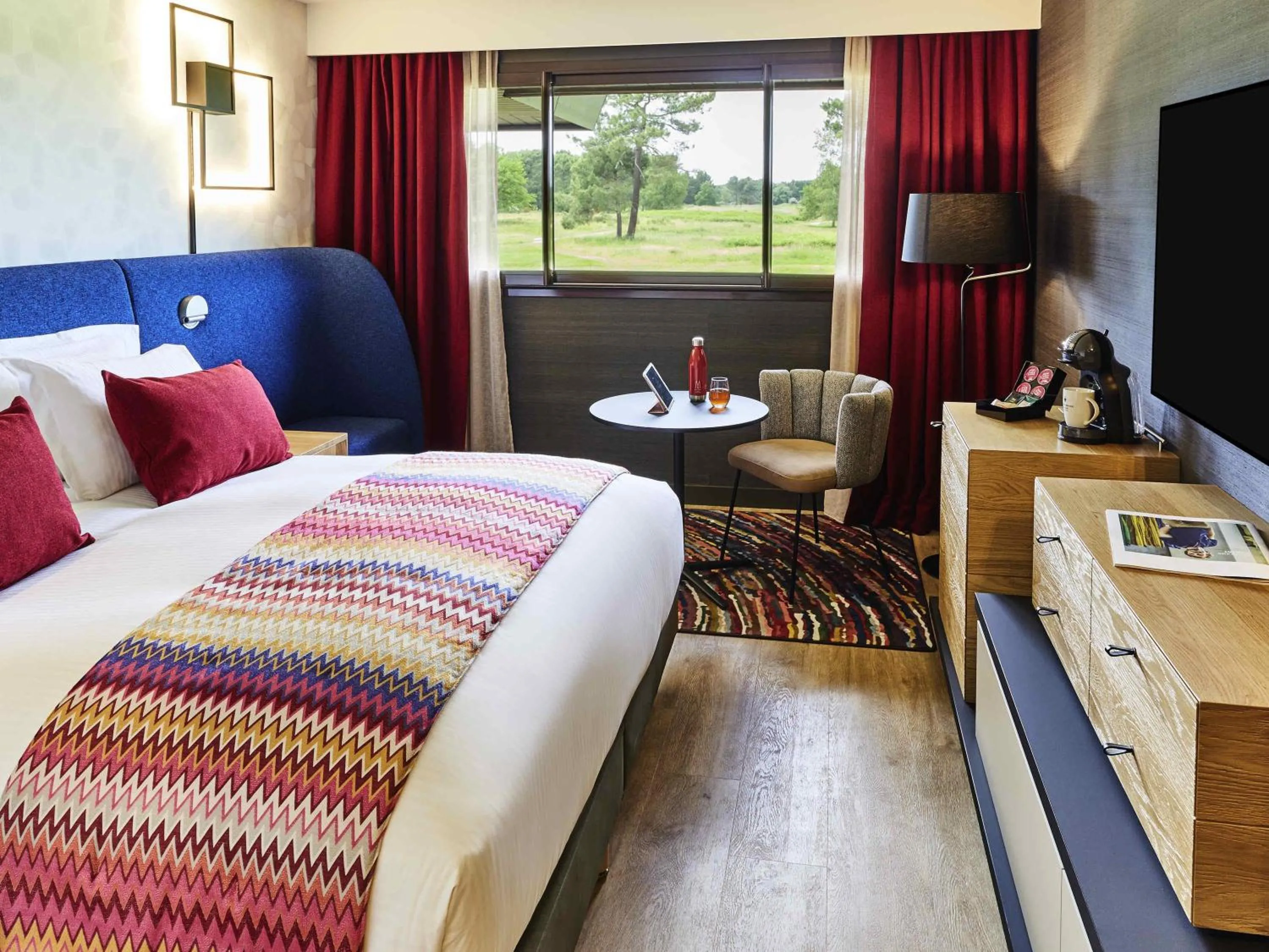 Bedroom, Bed in Cabot Hotel Bordeaux - MGallery Collection