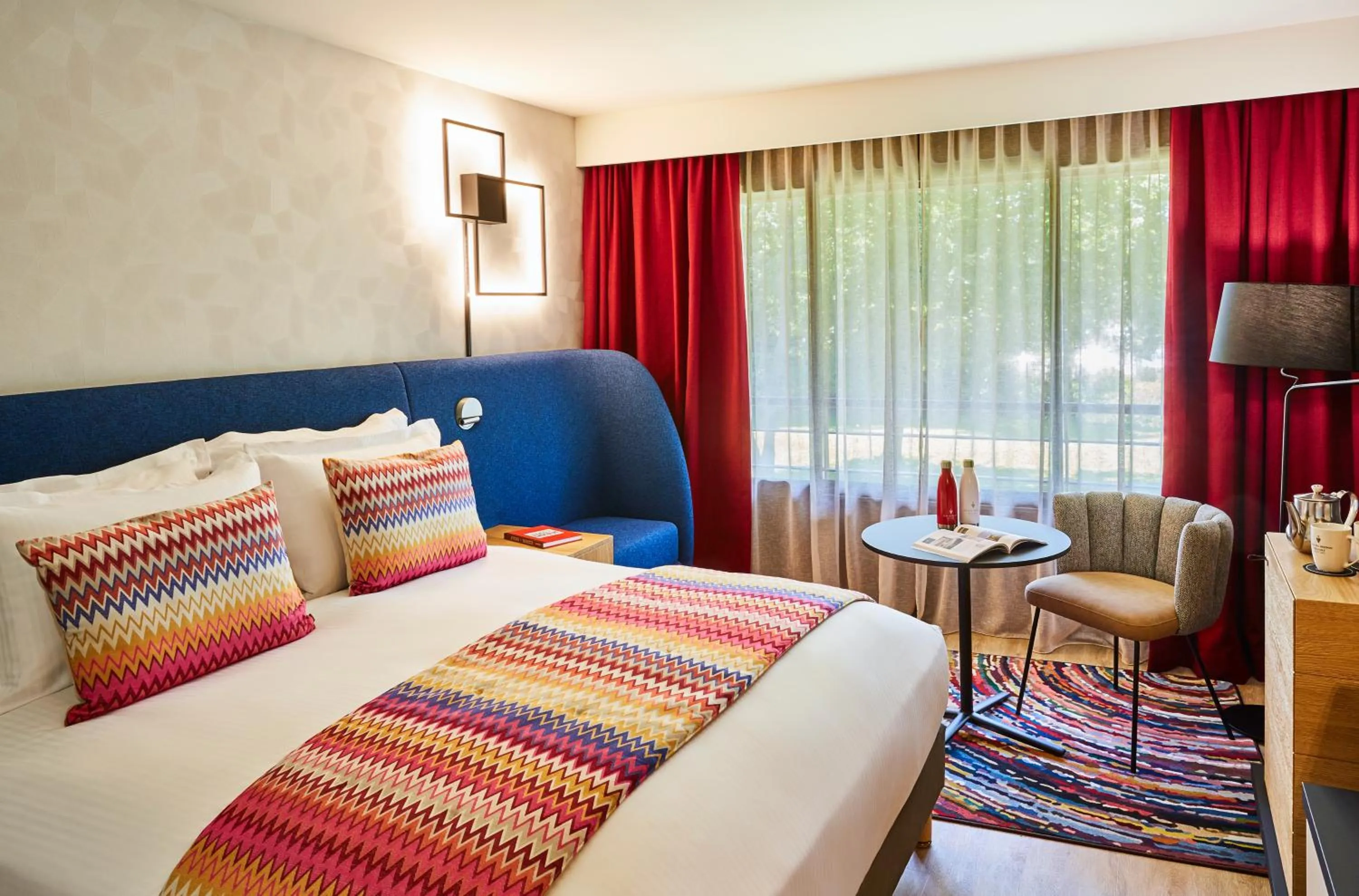 View (from property/room), Bed in Cabot Hotel Bordeaux - MGallery Collection