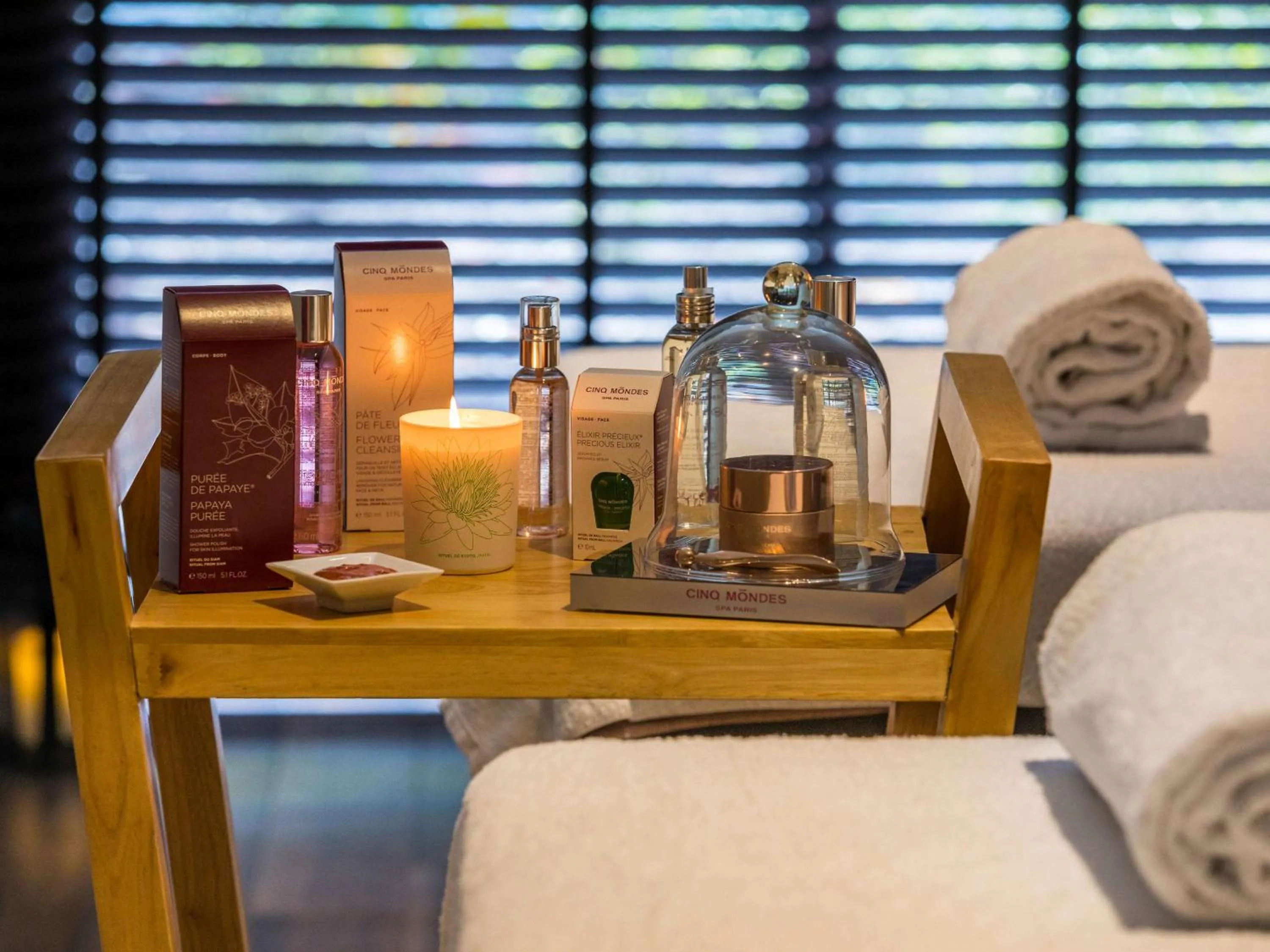 Spa and wellness centre/facilities, Bed in Cabot Bordeaux MGallery Collection