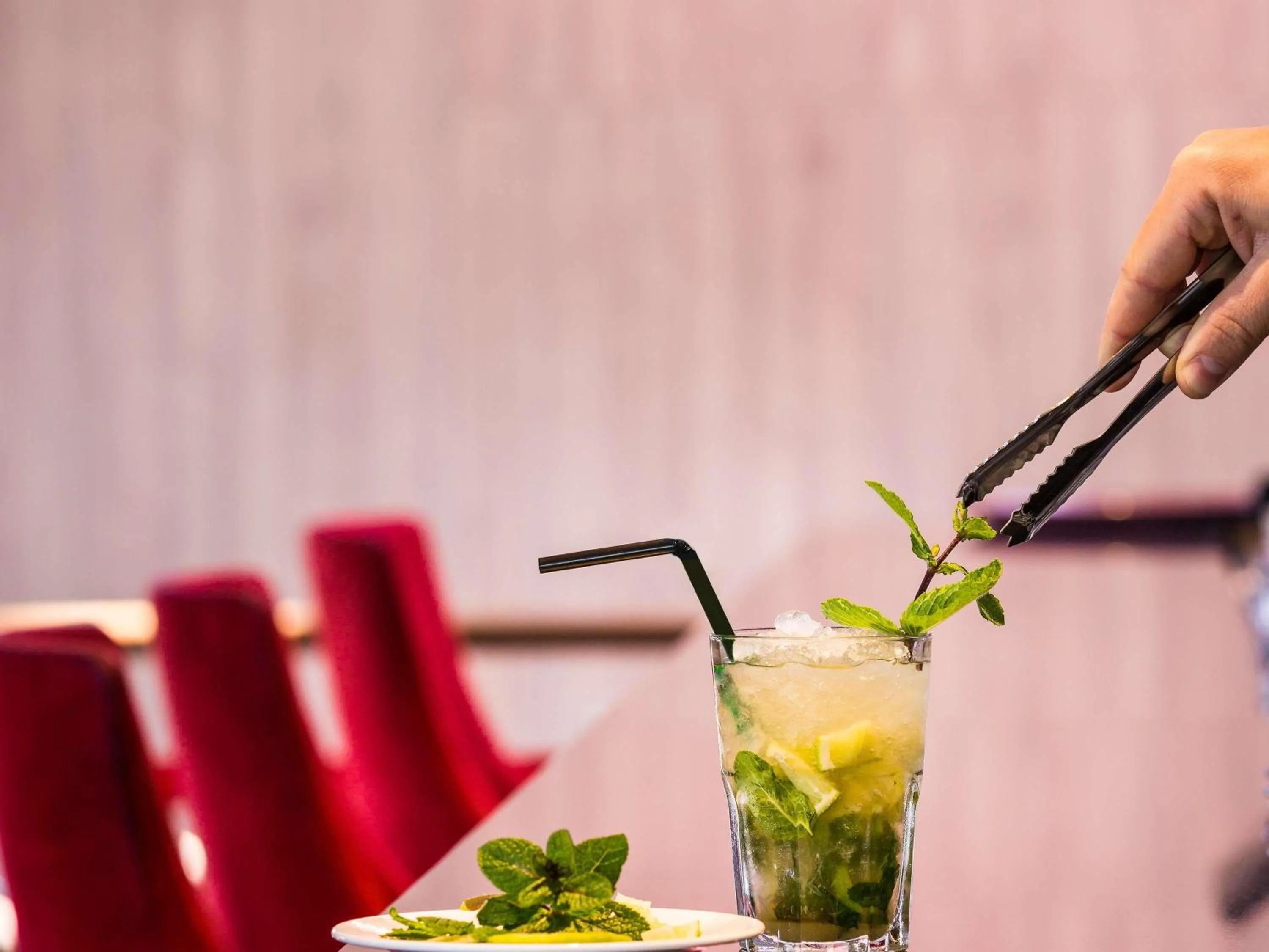 Lounge or bar in Cabot Hotel Bordeaux - MGallery Collection