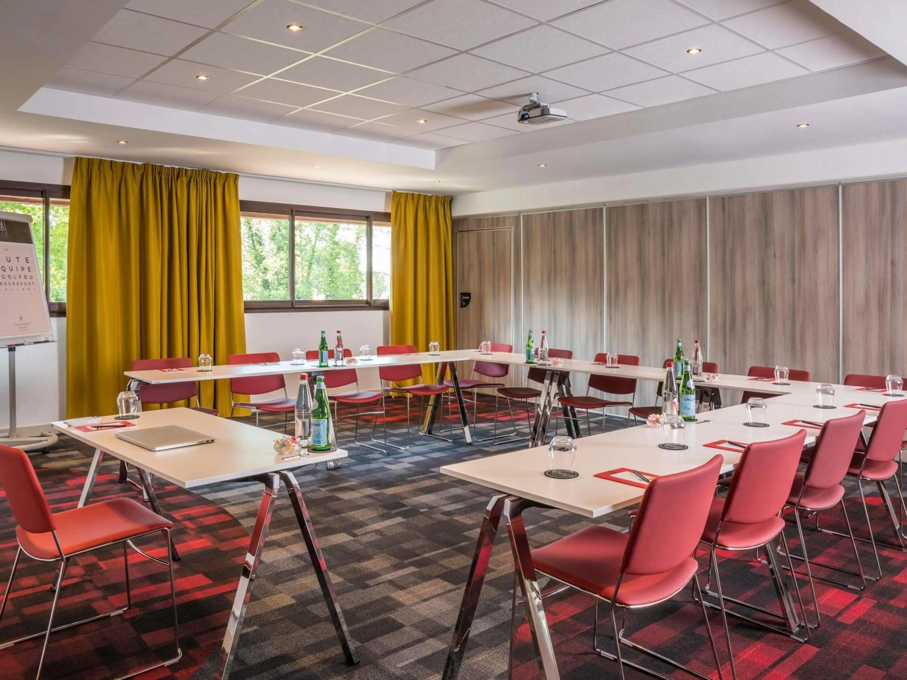 Meeting/conference room in Cabot Hotel Bordeaux - MGallery Collection